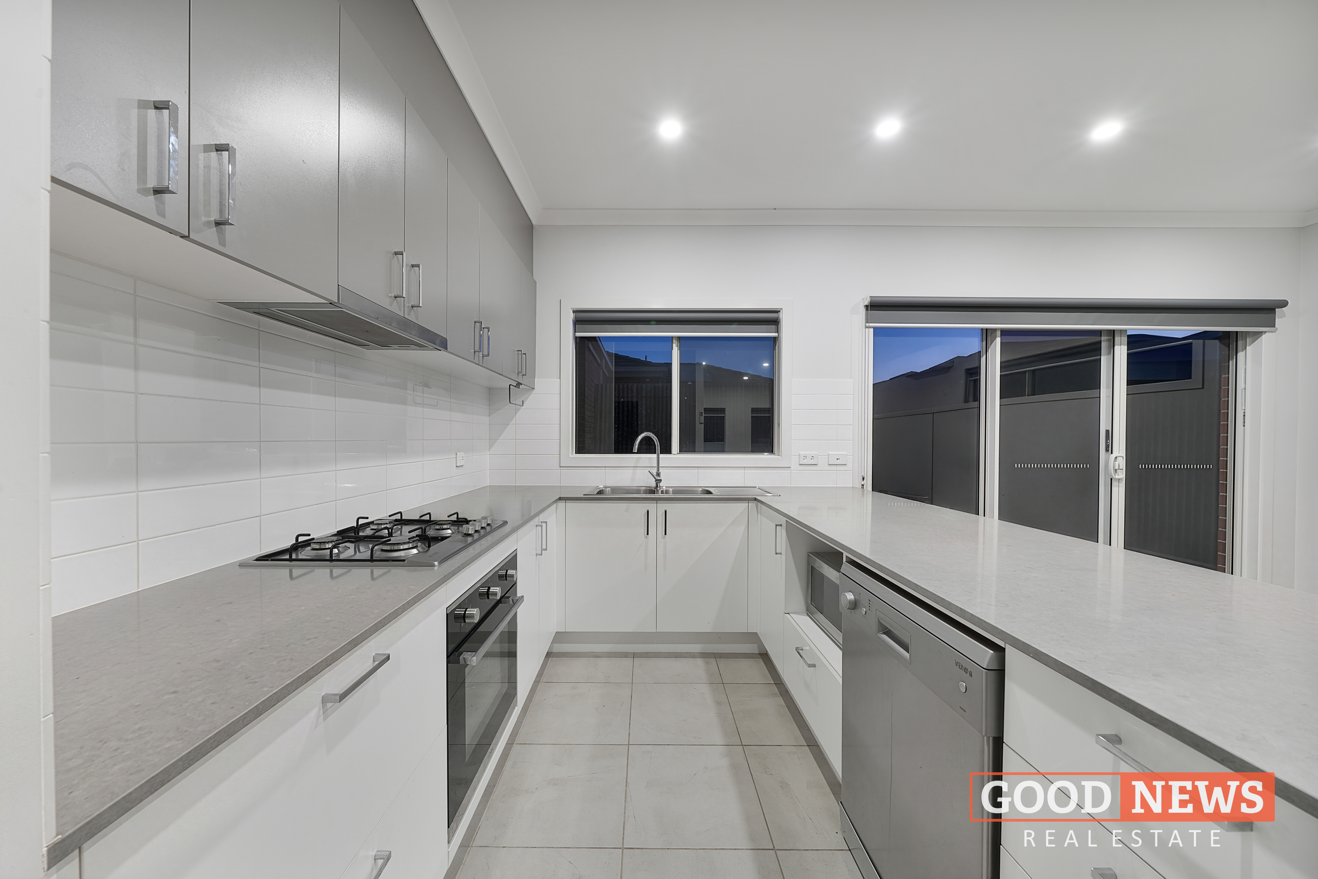 1 13 HAYWOOD GROVE, MELTON WEST VIC 3337 - Image 8