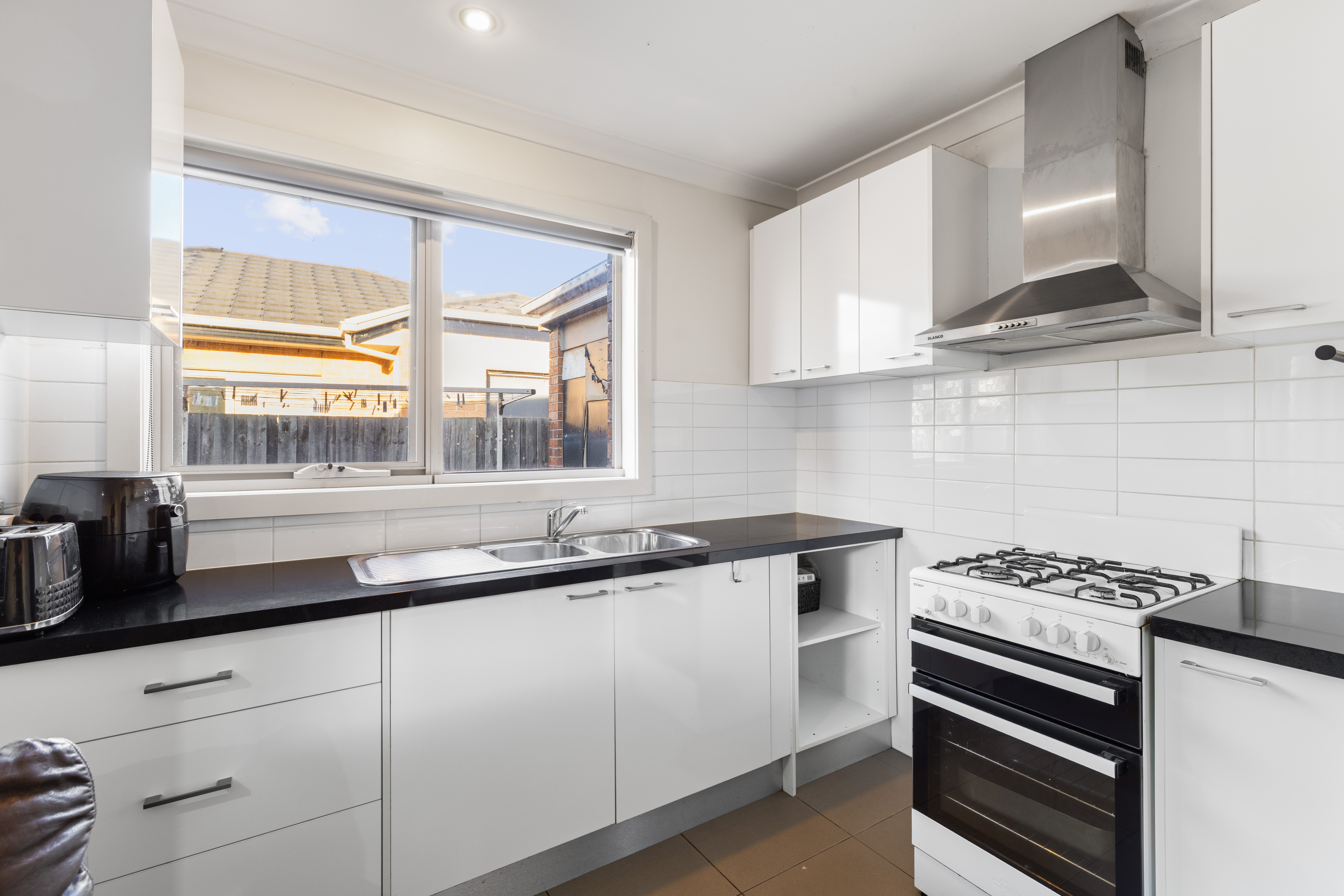 2-bedroom unit at 2/105 Merton Street, Altona Meadows, VIC 3028, Hobsons Bay, Victoria