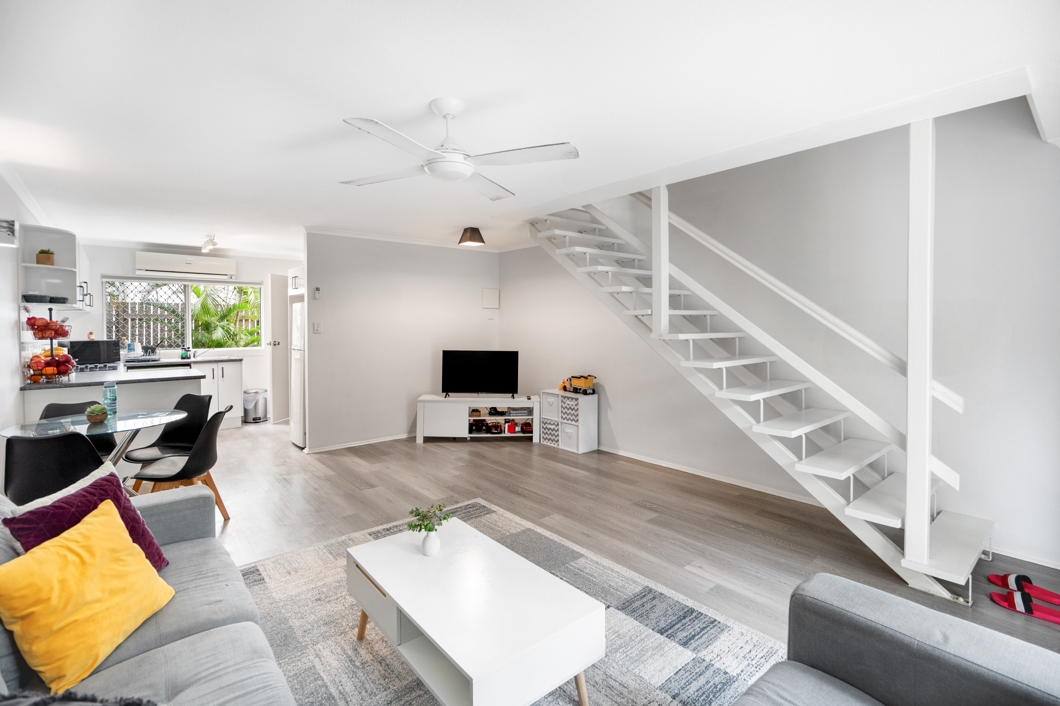 12-bedroom house at 405 Esplanade, Torquay, QLD 4655, Fraser Coast, Queensland