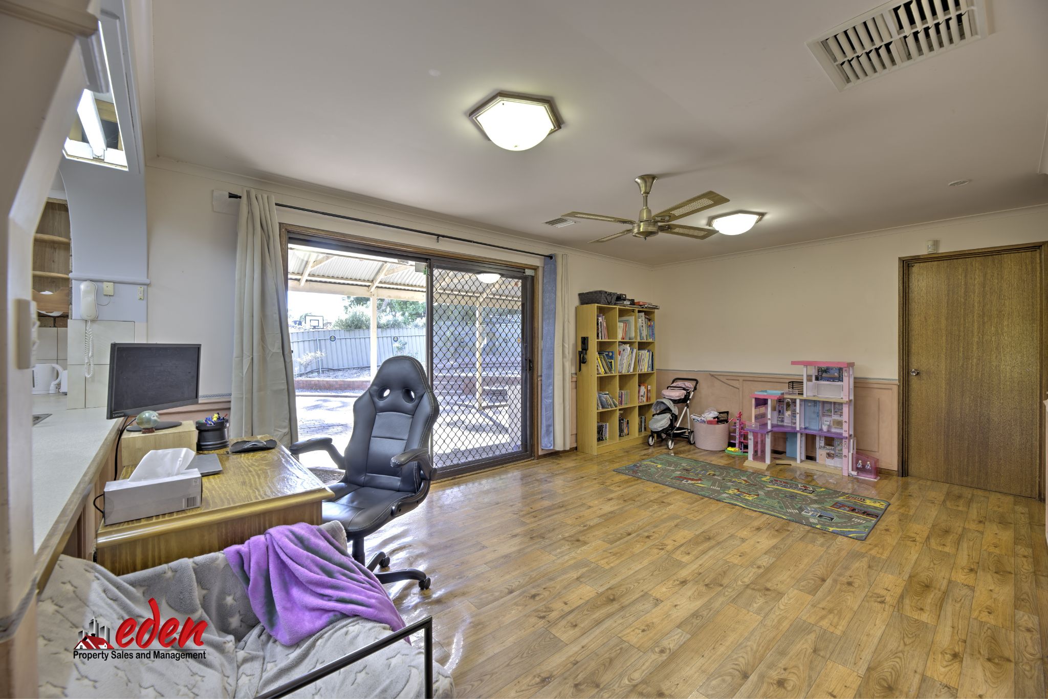 11 KARINGA AVENUE, Craigmore SA 5114 - Image 6