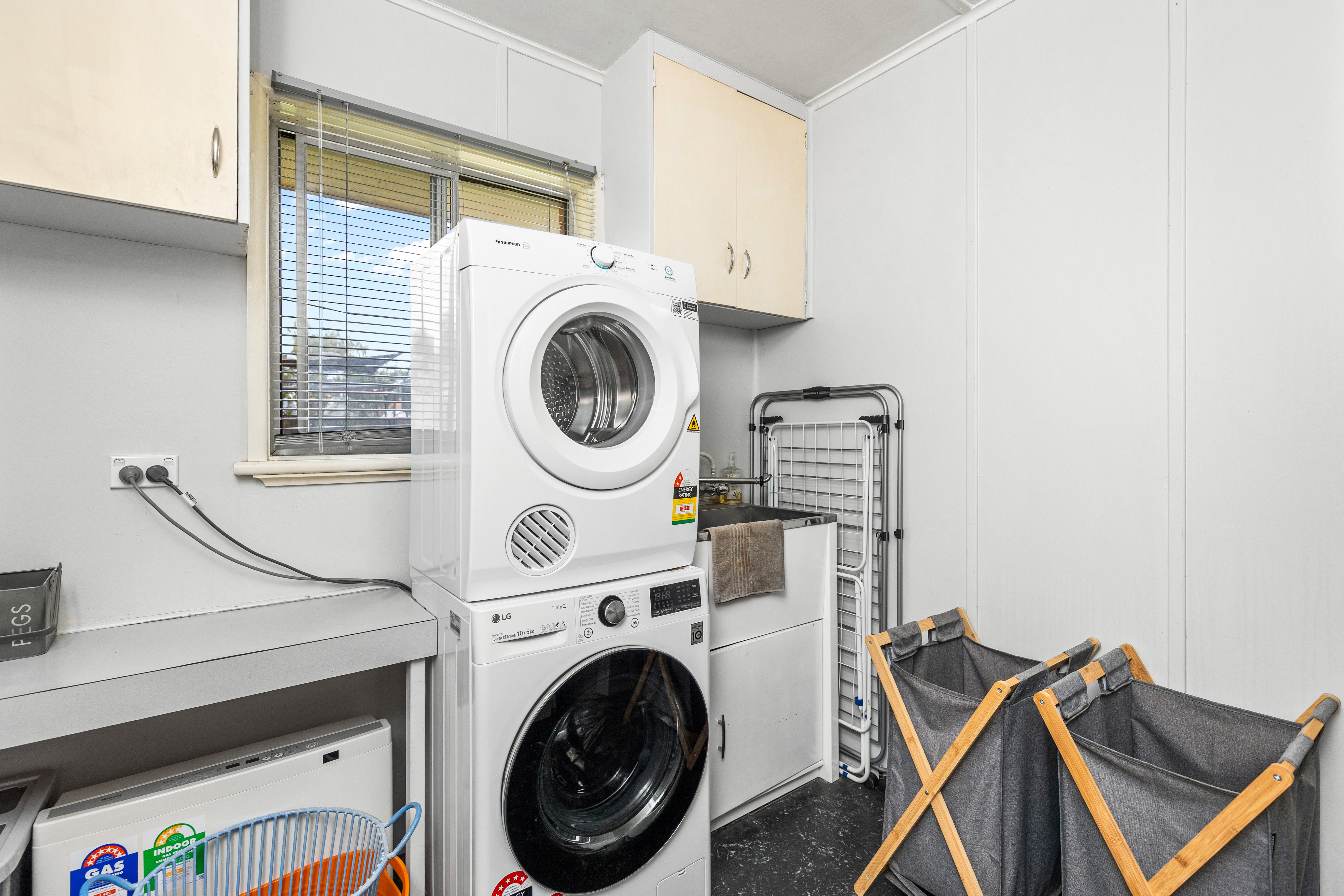 19 NIXON CRESCENT, Tolland NSW 2650 - Image 10