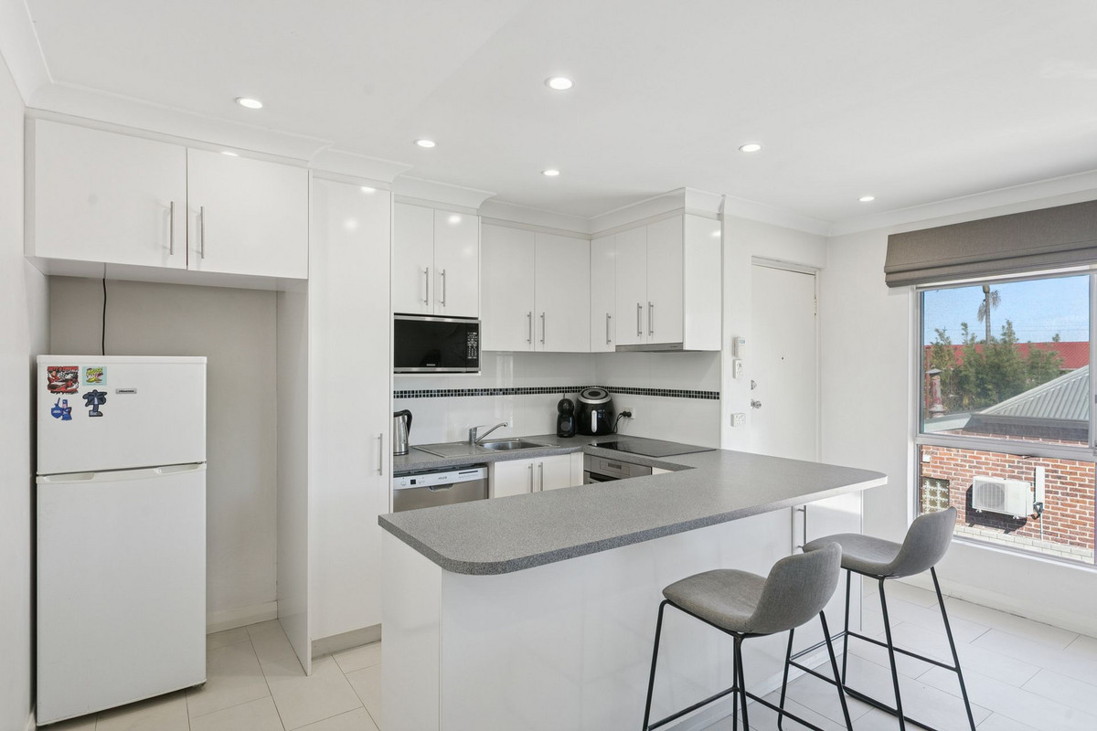 4/92 Seventh Avenue, Maylands, WA 6051 - Image 1