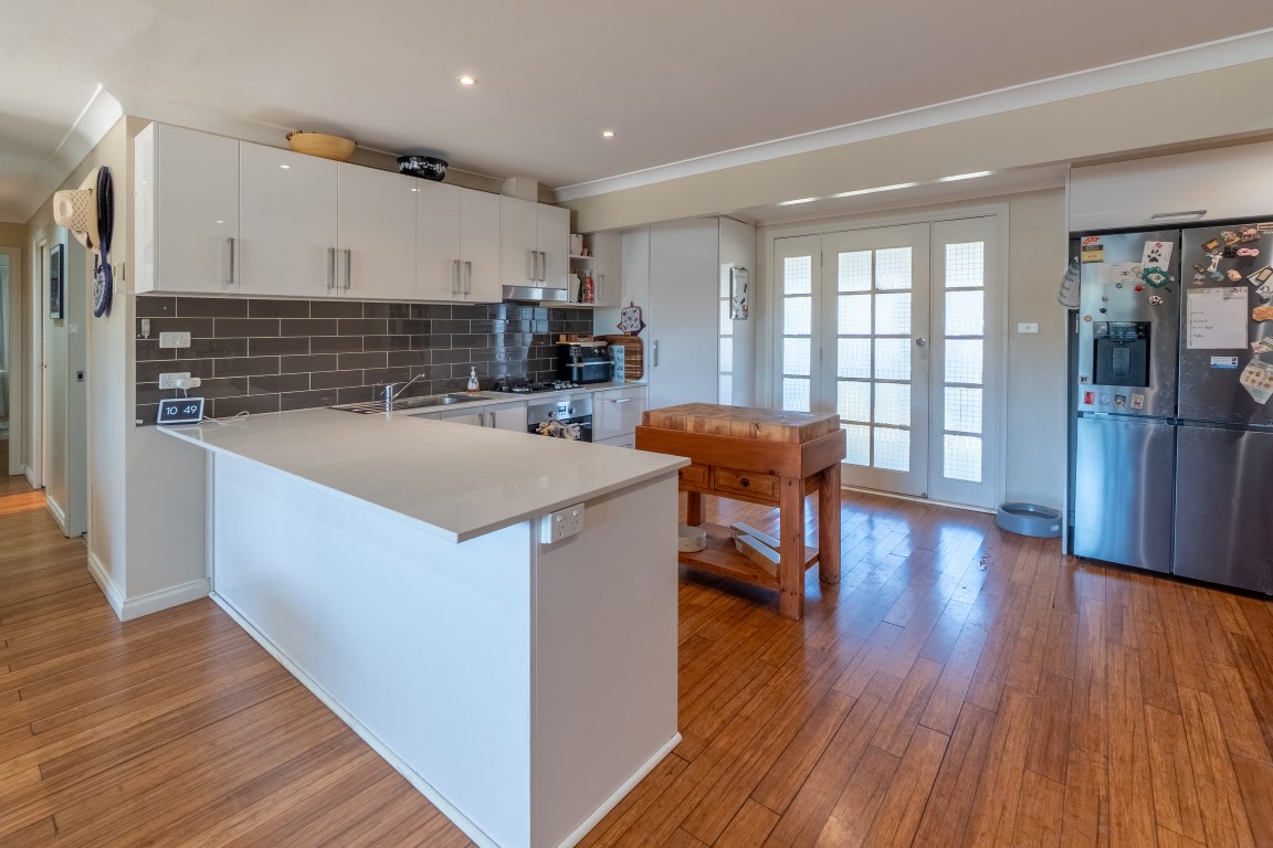 184 CAMP STREET, Temora NSW 2666 - Image 3