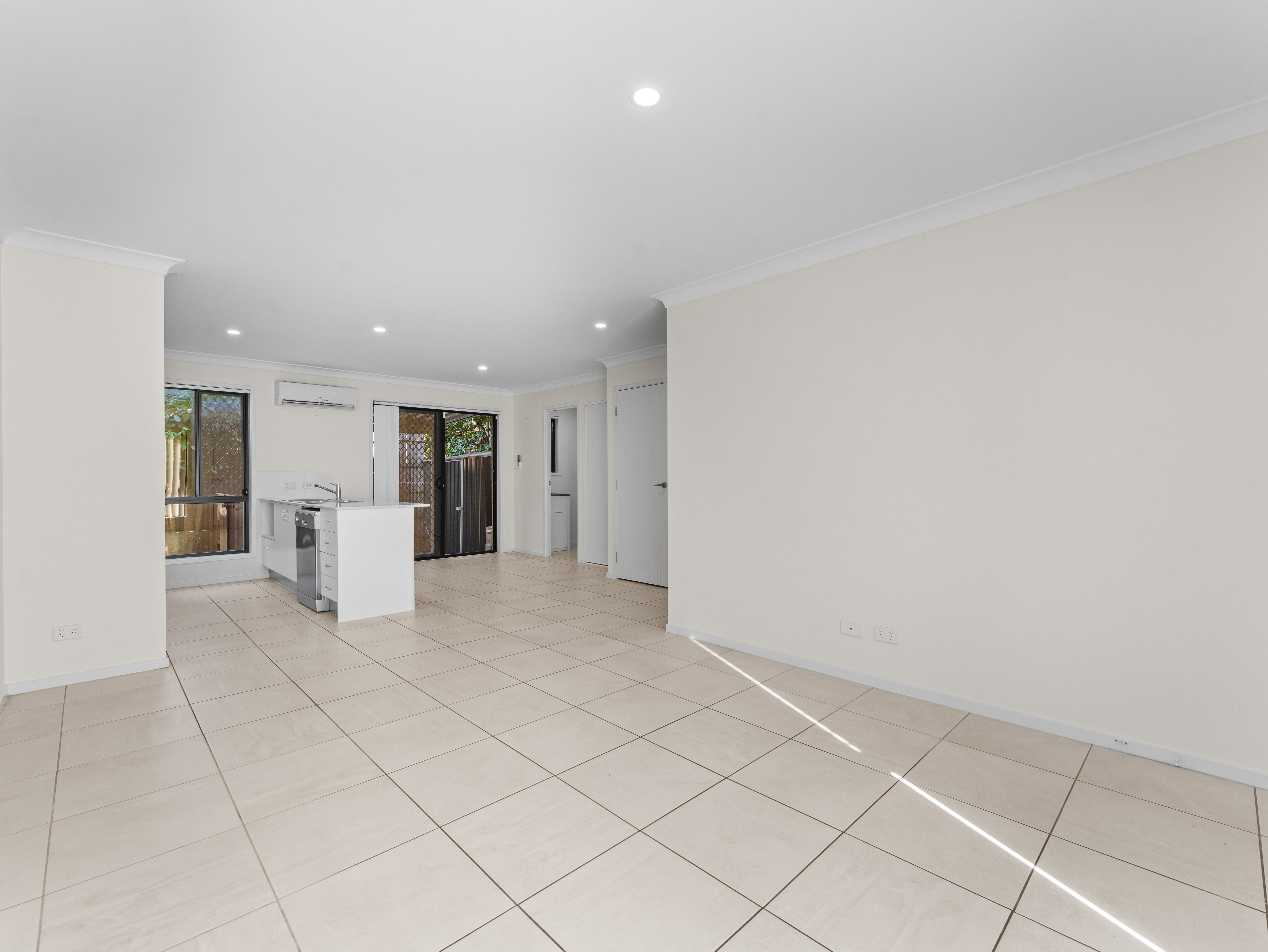 14/8-12 Wattlebrush Court, Park Ridge, Qld, 4125 - Image 4