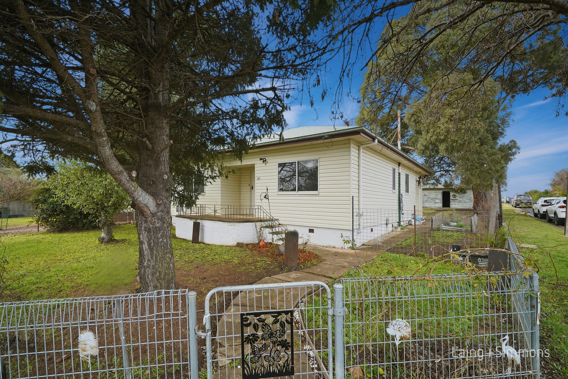 185 CHAPEL STREET, Armidale NSW 2350 - Image 2