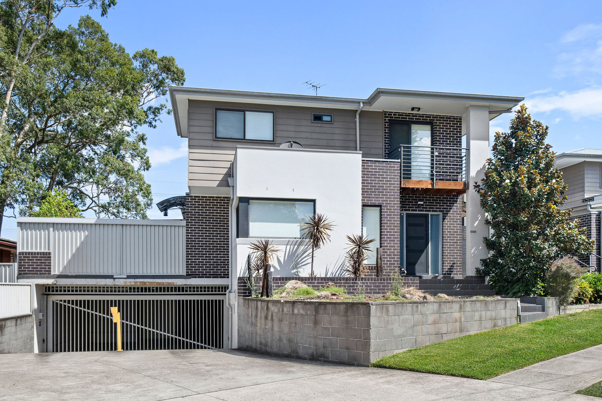 2/20-22 Balanada Avenue, Chipping Norton, NSW 2170 - Image 1