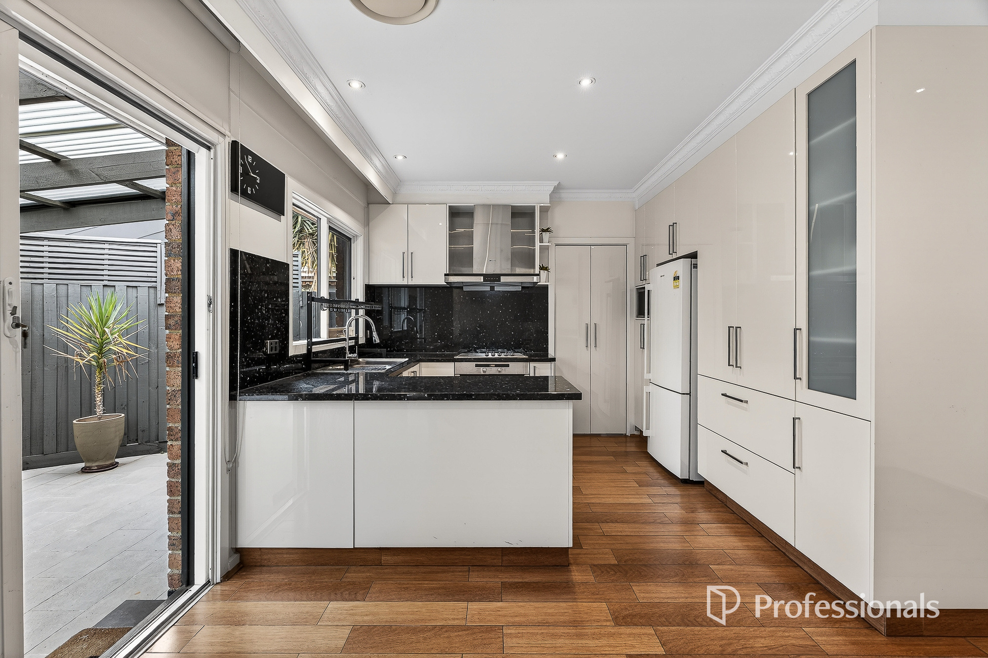 1/16 Neville Street, Carnegie, VIC 3163 - Image 9