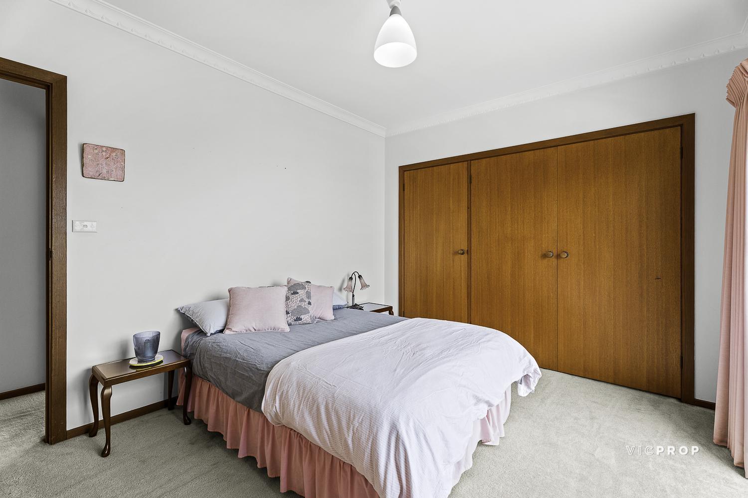 2 Peronne Street, Pascoe Vale South, VIC 3044 - Image 8