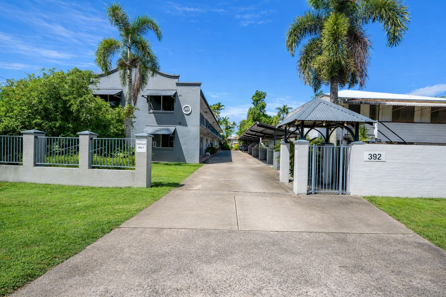 CAIRNS PREMIER LODGE 2 392 SEVERIN STREET, PARRAMATTA PARK QLD 4870 - Image 1