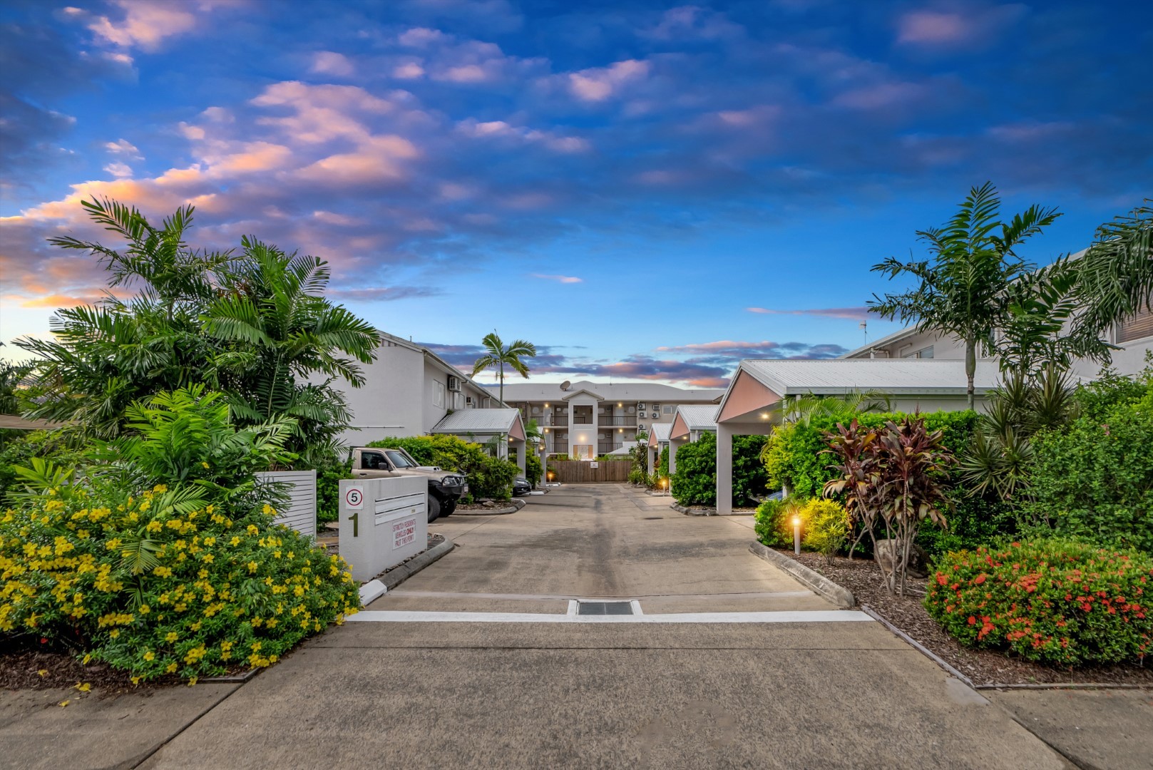 4/1 Grantala Street, Manoora, QLD 4870 - Image 1