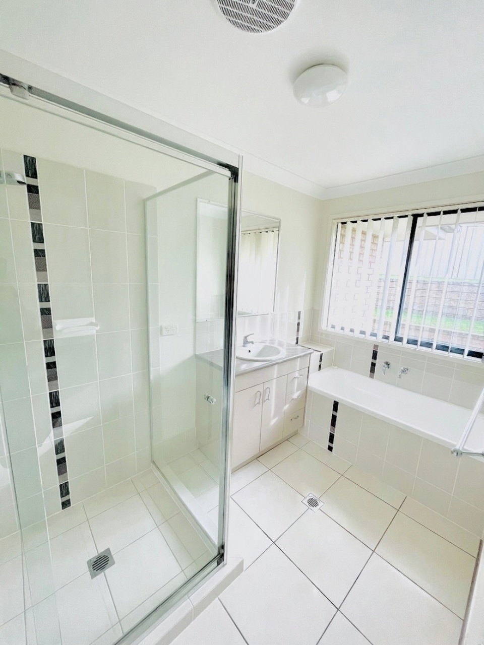 38 LISBON CIRCUIT, Orange NSW 2800 - Image 6