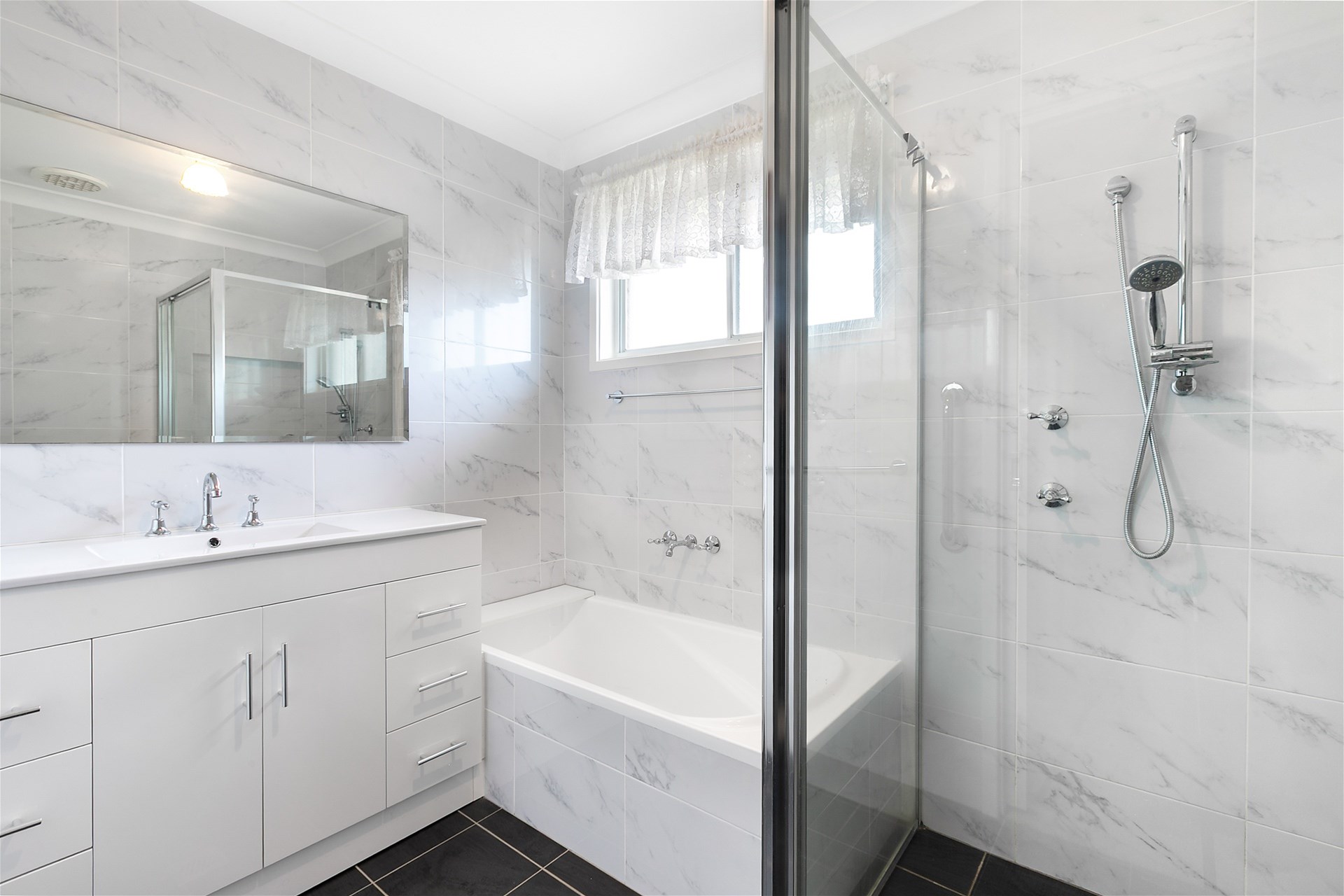 336 THE PARKWAY, Bradbury NSW 2560 - Image 4