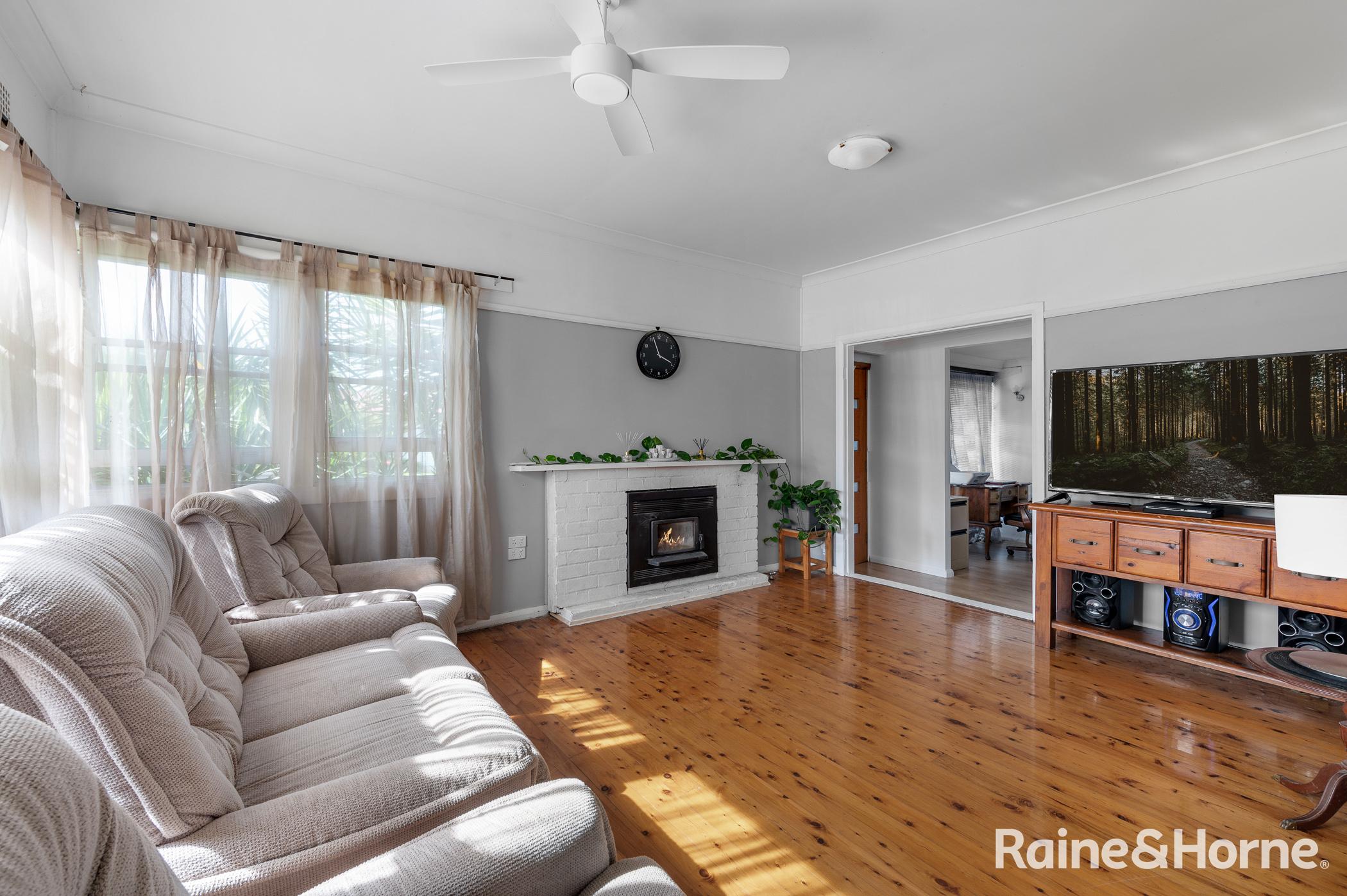 8 Gould Avenue, Nowra, NSW 2541 - Image 2
