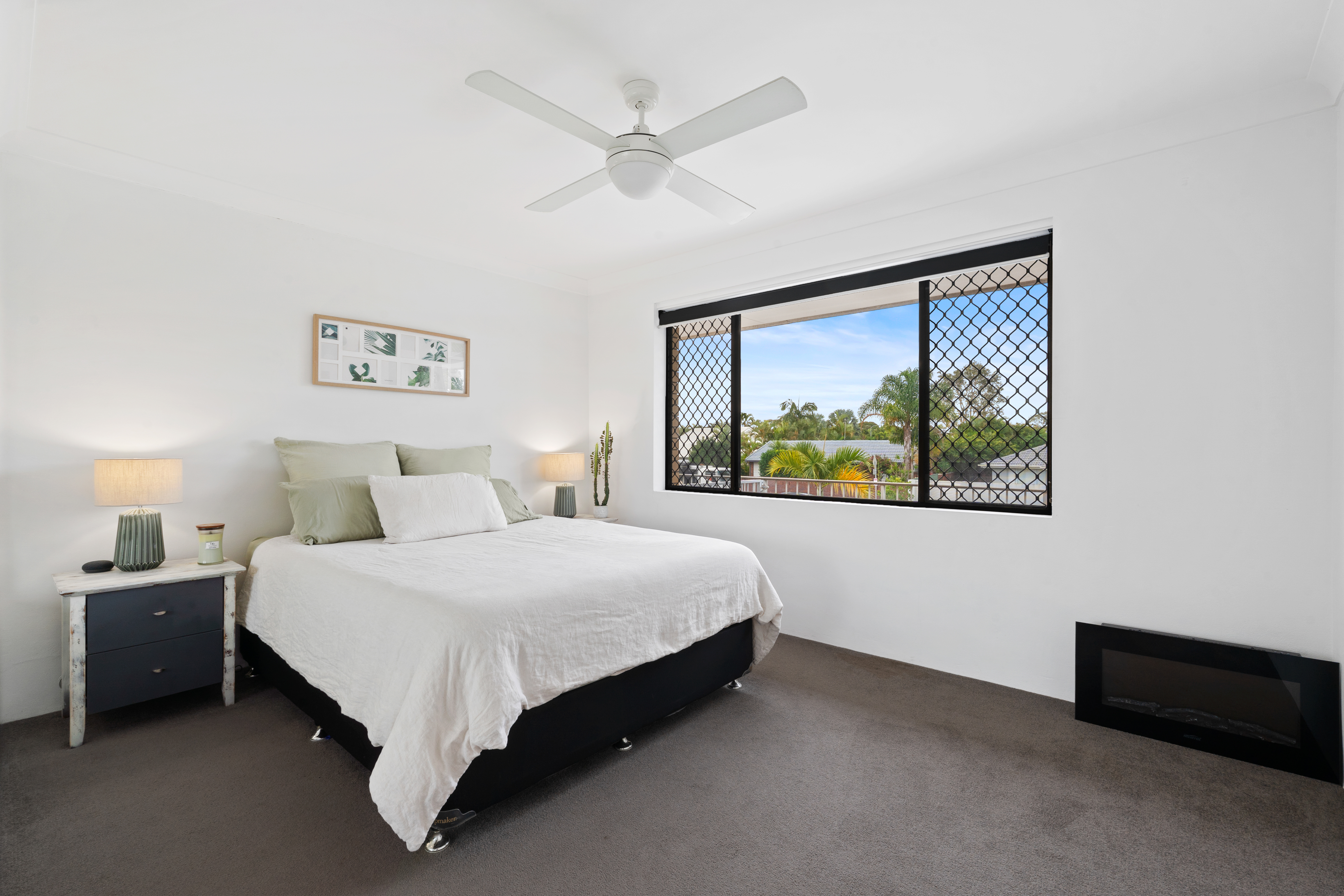 2-bedroom unit at 4 40 OCEANIC DRIVE, MERMAID WATERS QLD 4218, Gold Coast, Queensland