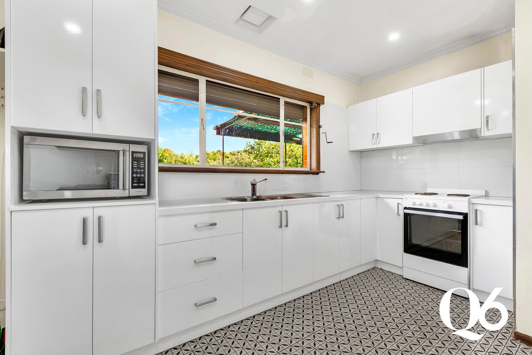 39 VINCENT AVENUE, St Albans VIC 3021 - Image 4