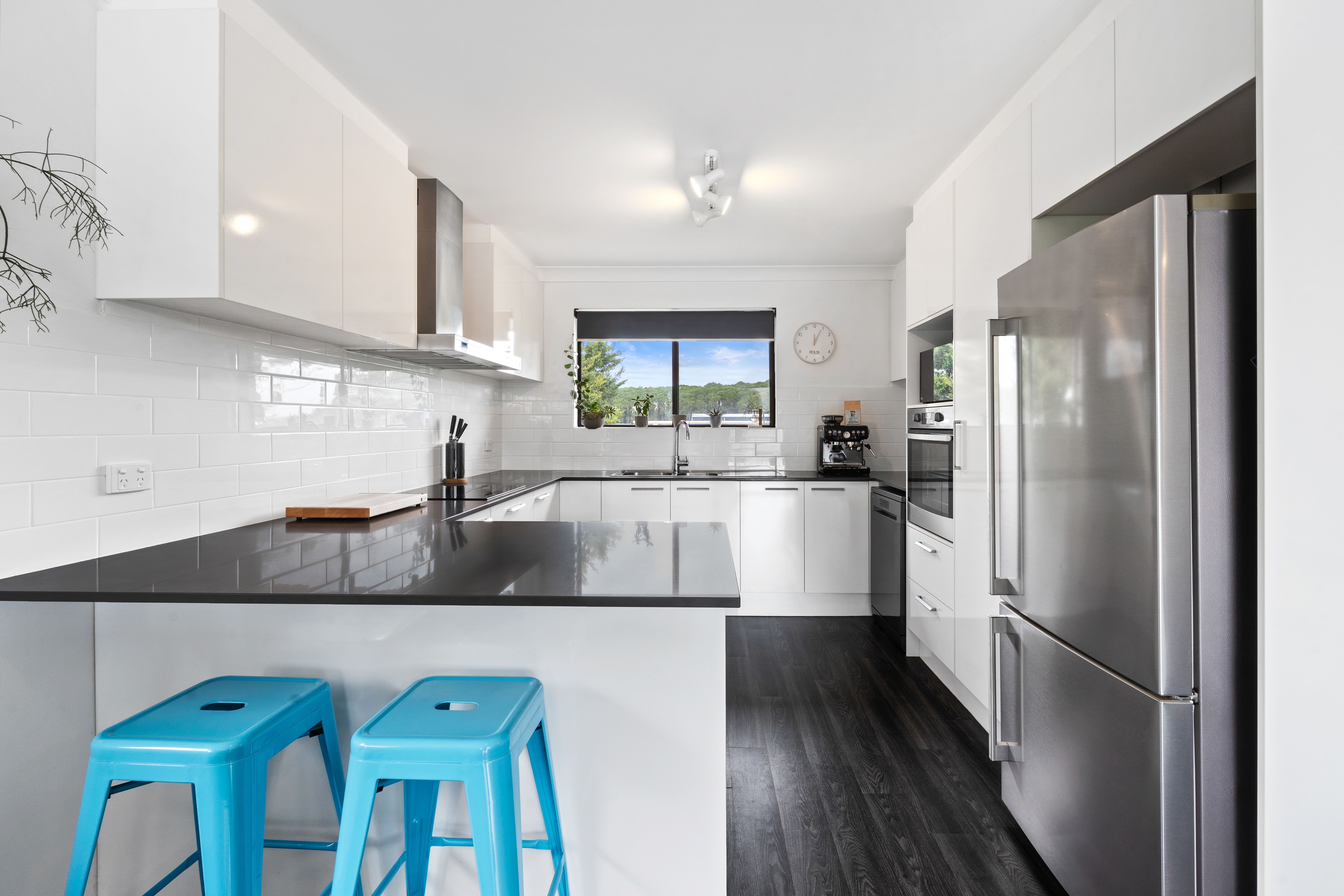 2-bedroom unit at 4 40 OCEANIC DRIVE, MERMAID WATERS QLD 4218, Gold Coast, Queensland