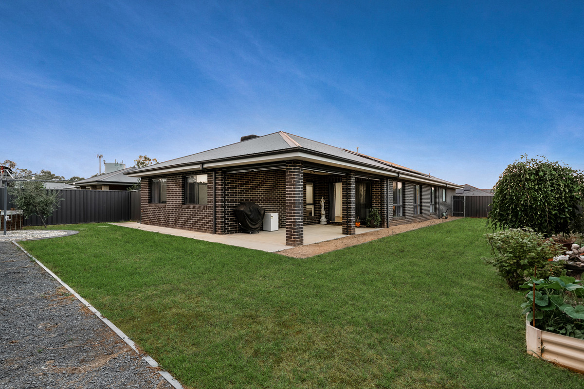 4-bedroom house at 140 READ STREET, Howlong NSW 2643, Federation, New South Wales