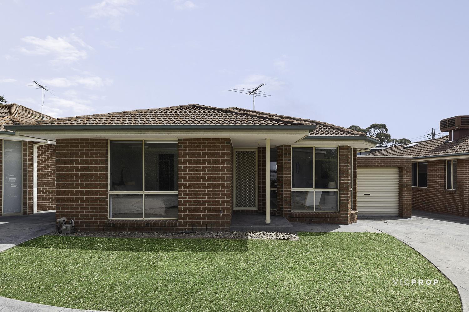 2-bedroom unit at UNIT 2 17 LAKEVIEW AVENUE, Rowville VIC 3178, Knox, Victoria