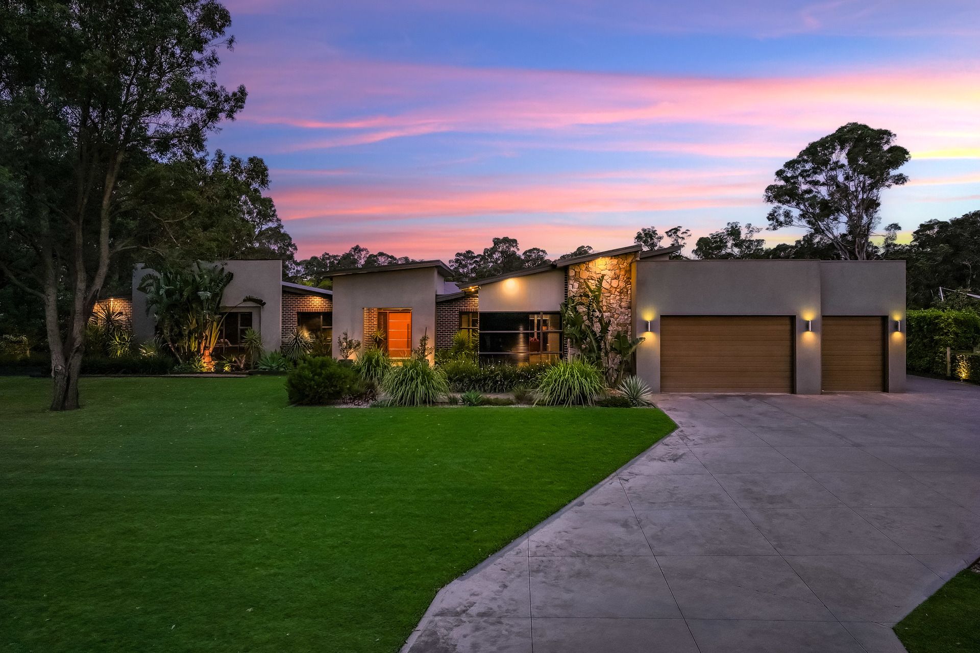 6-bedroom house at 21 TWIN CREEKS DRIVE, Luddenham NSW 2745, Liverpool, New South Wales