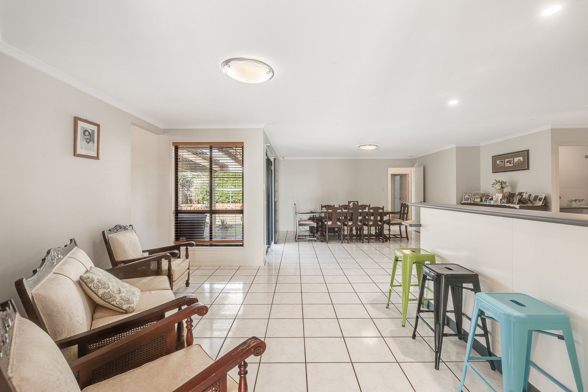 14 Shelton Crescent, Kearneys Spring, QLD 4350 - Image 2