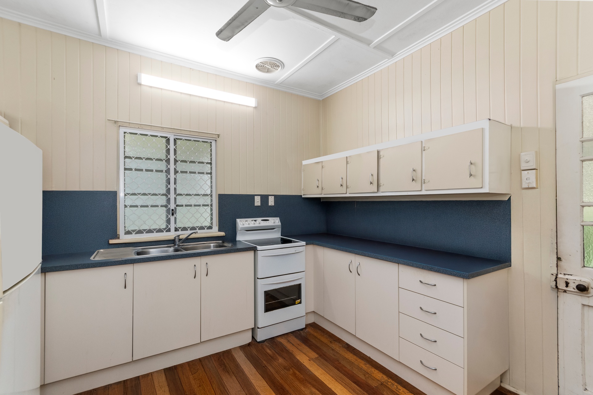 145 ROSS RIVER ROAD, Mundingburra QLD 4812 - Image 4