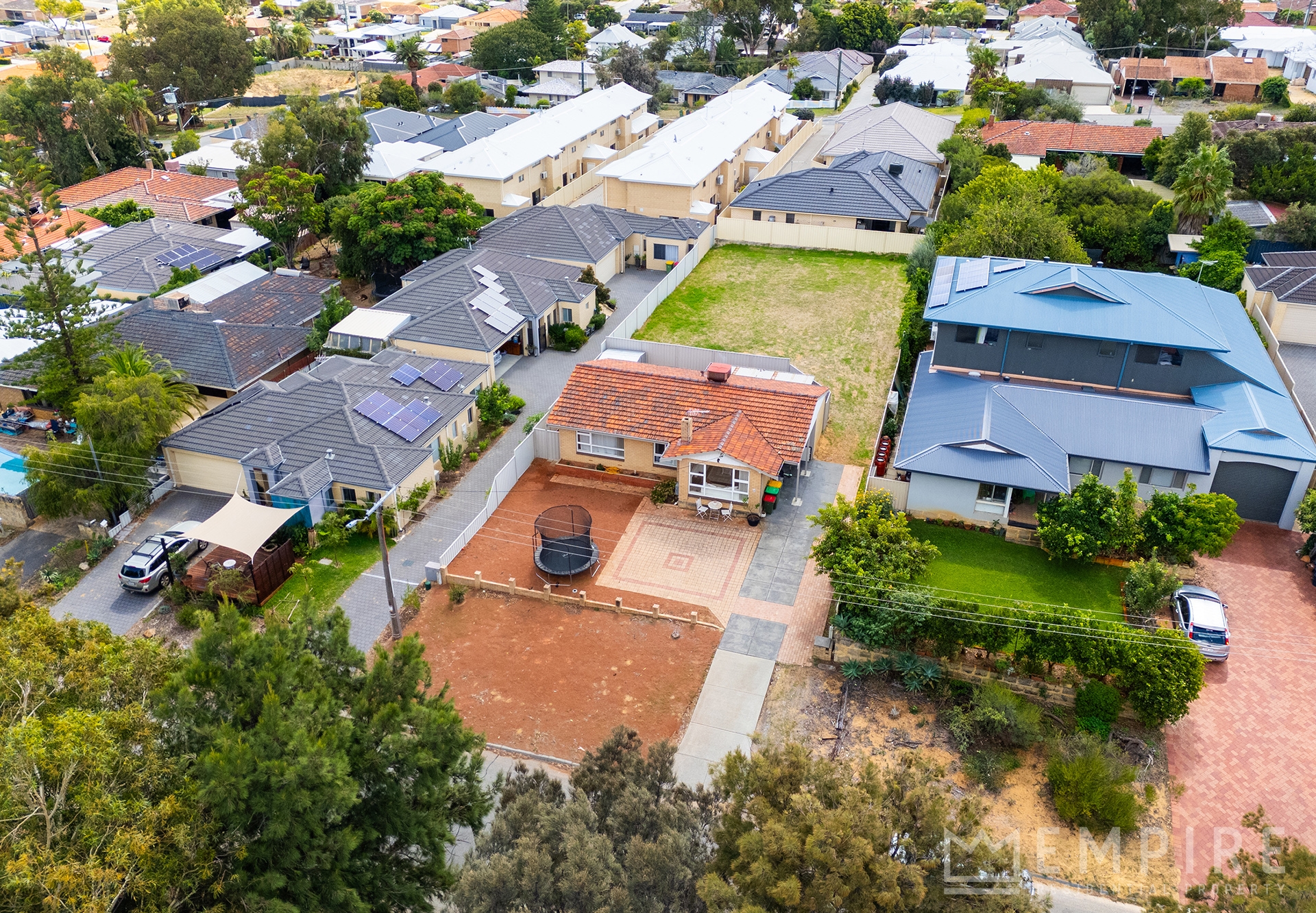 8 NINEHAM AVENUE, Spearwood WA 6163 - Image 9