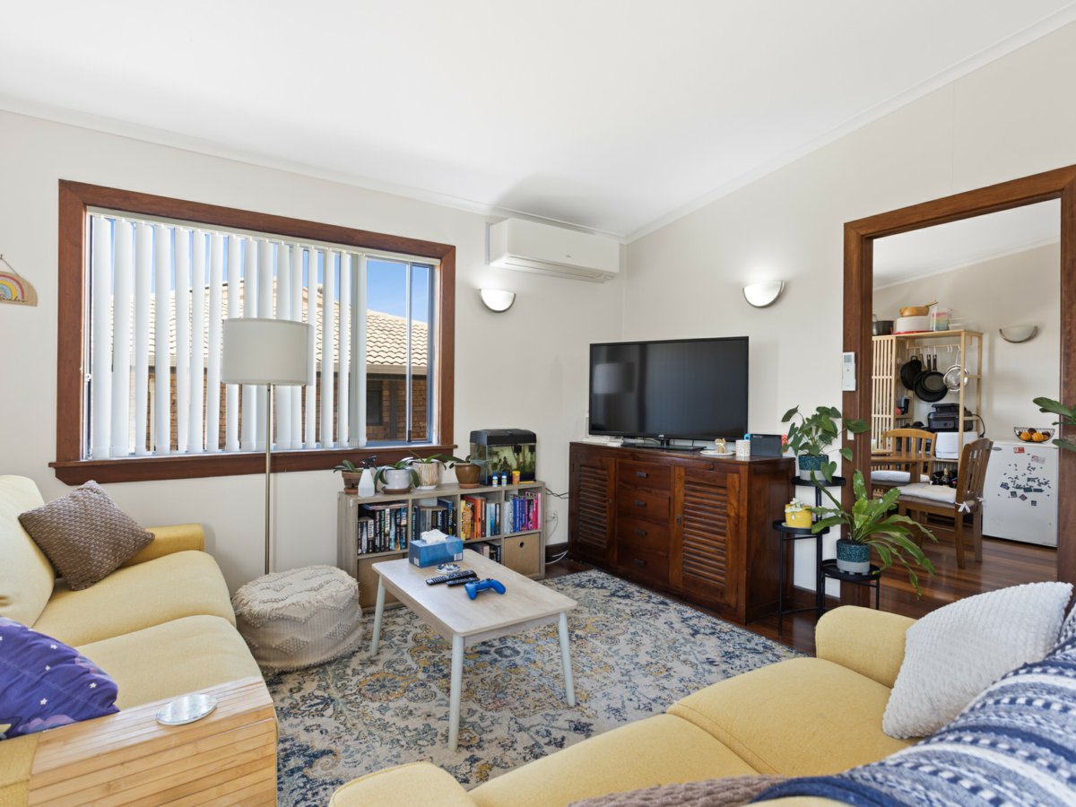 4-bedroom house at 16 Old Bar Road, Old Bar, NSW 2430, Mid-Coast, New South Wales