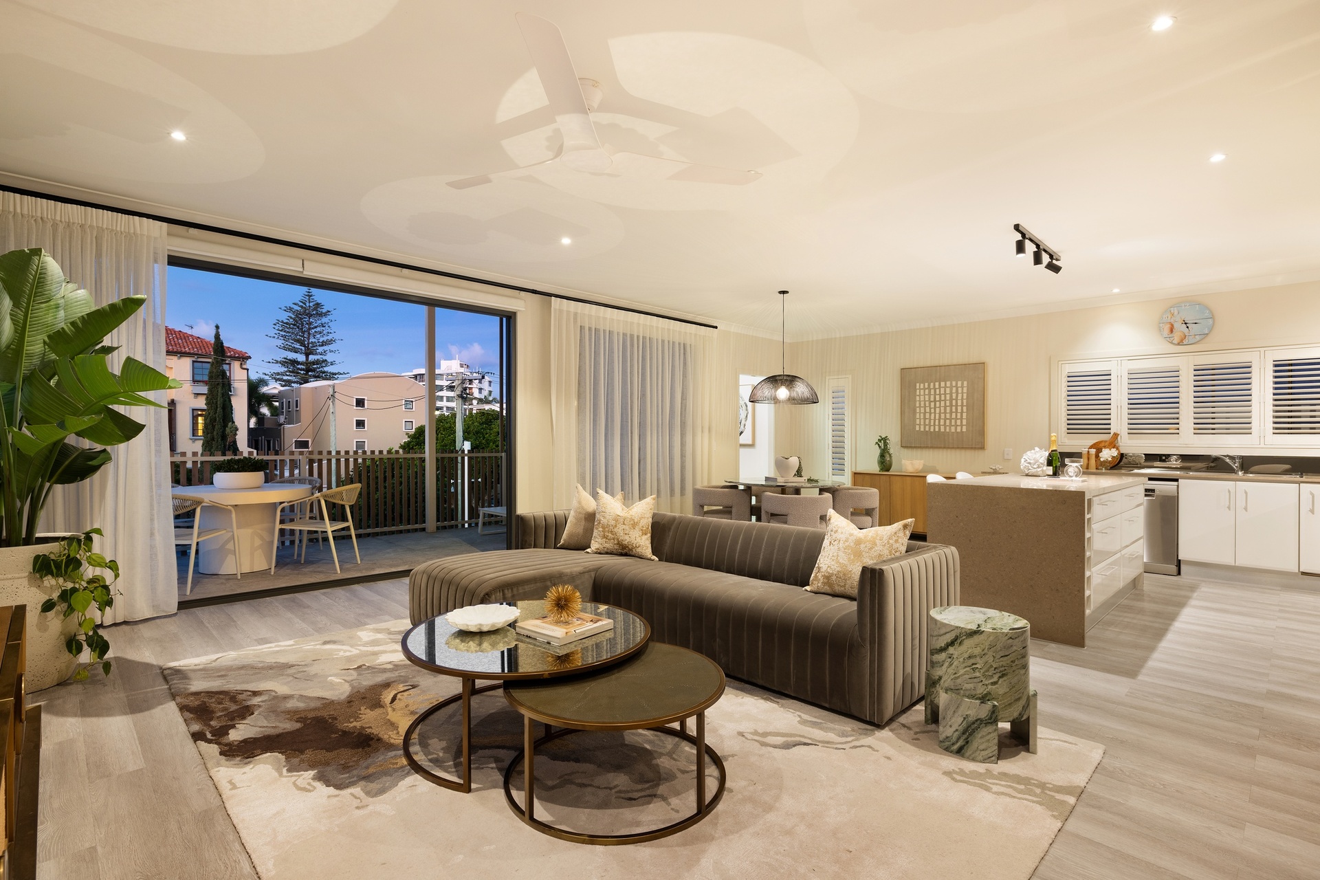 UNIT 2 44 SEAGULL AVENUE, Mermaid Beach QLD 4218 - Image 4