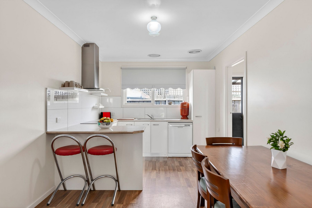 1/52 Anderson Street, Torquay, VIC 3228 - Image 4