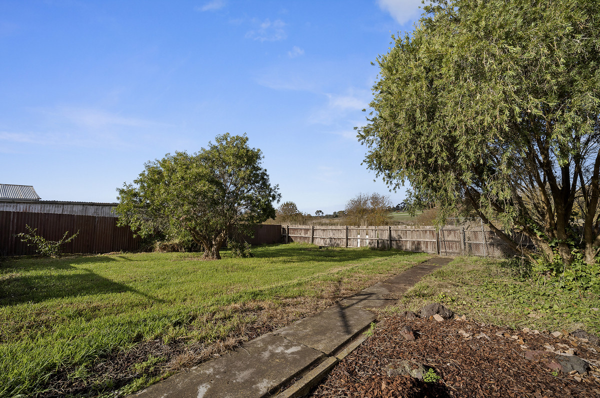6 CHARLES STREET, Hamilton VIC 3300 - Image 9