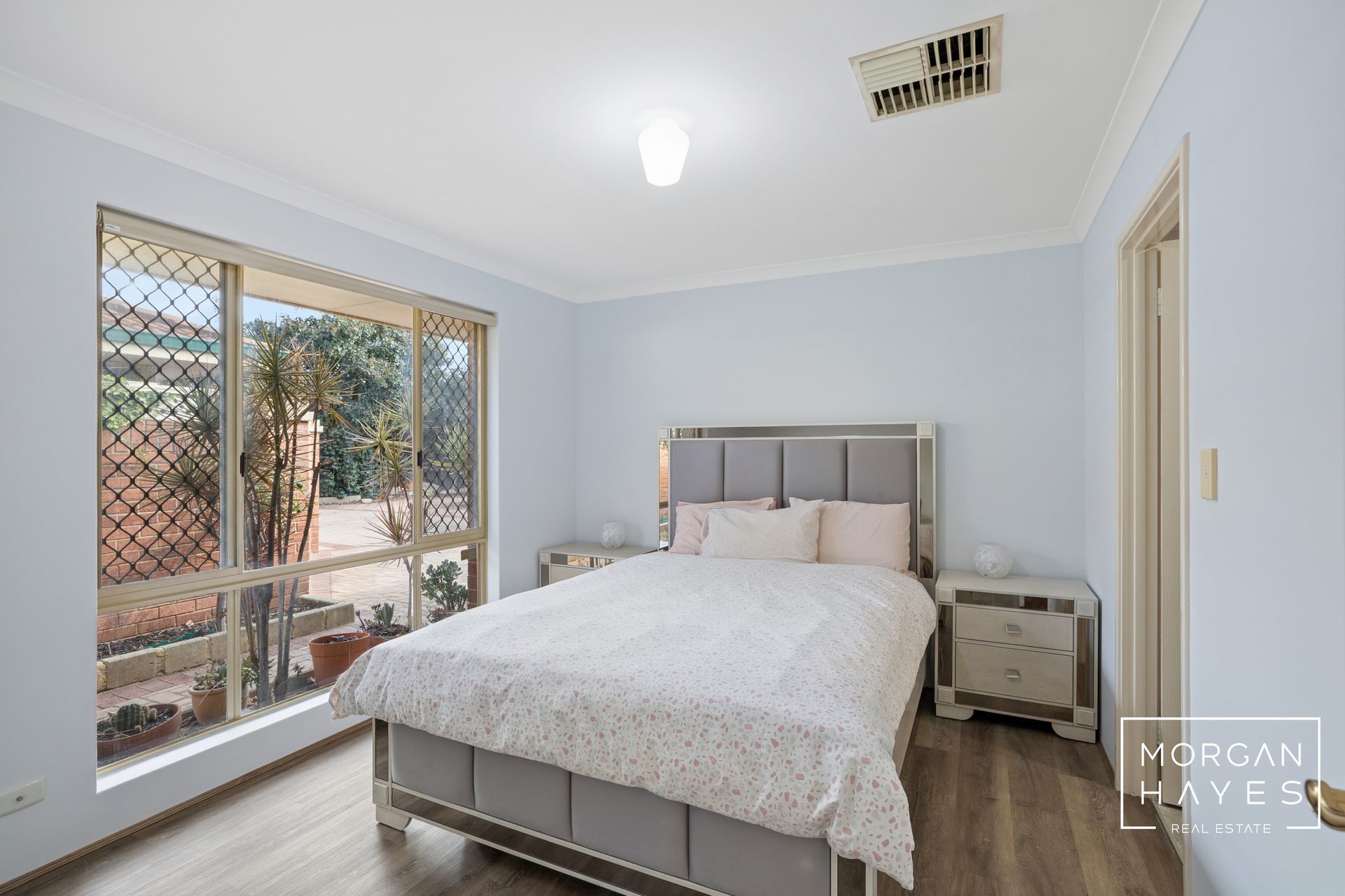 2/14 Skytown Place, Queens Park, WA 6107 - Image 2