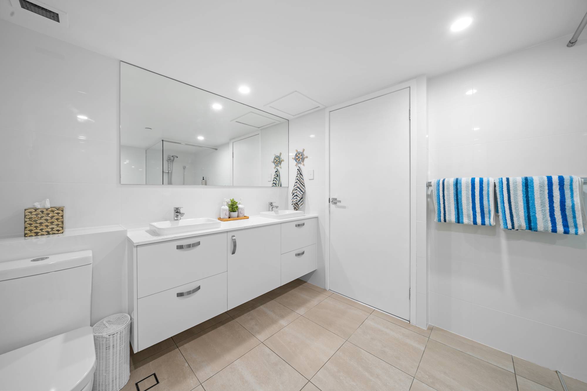 3-bedroom unit at 16 20 Old Burleigh Road, Surfers Paradise QLD 4217, Gold Coast, Queensland