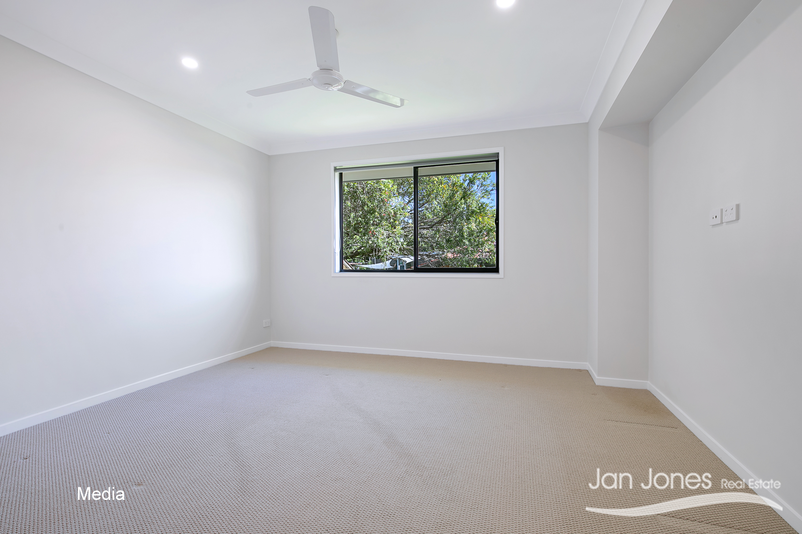 347 OXLEY AVENUE, Margate QLD 4019 - Image 9