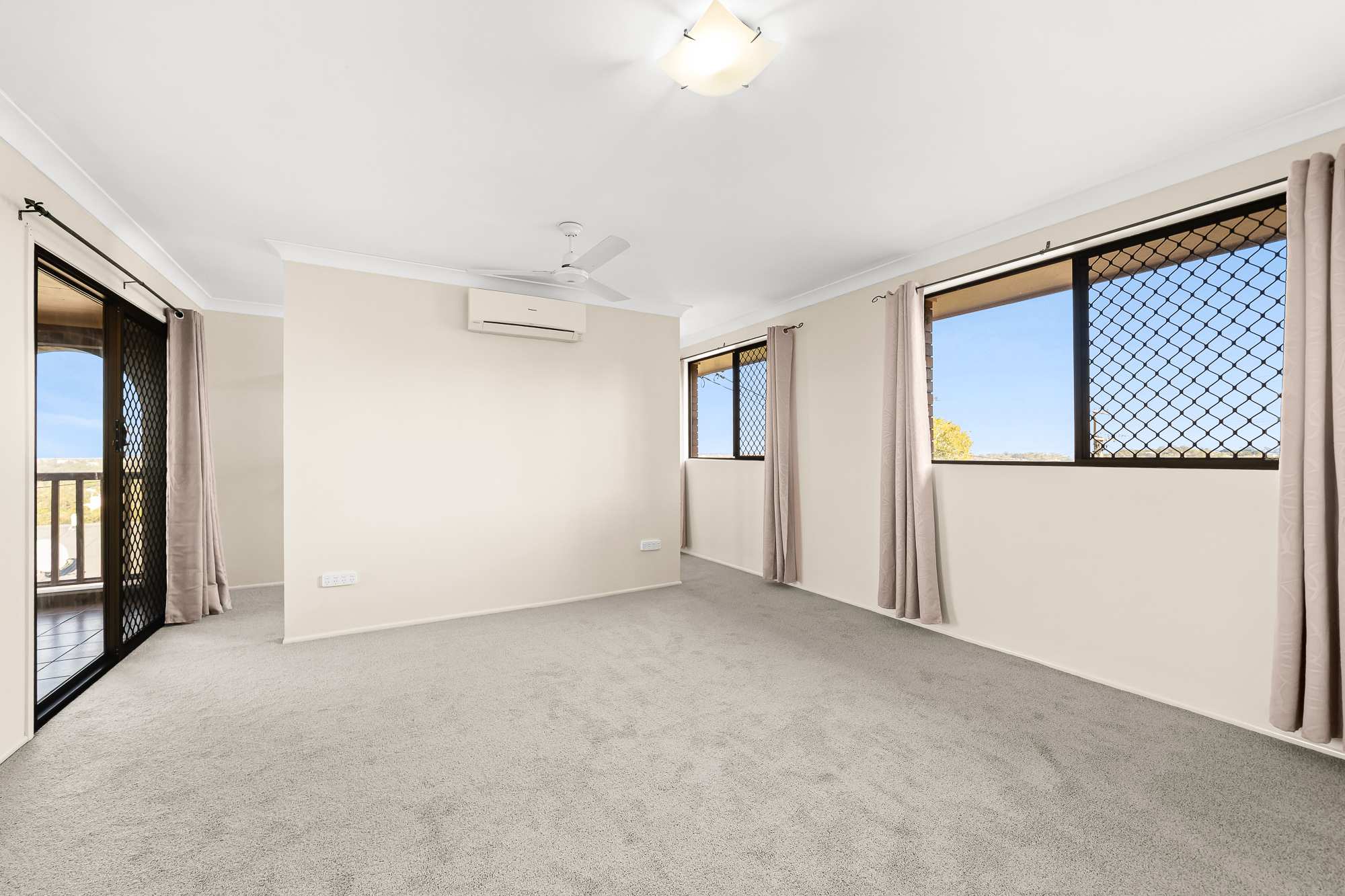 85 DENNIS ROAD, Springwood QLD 4127 - Image 9