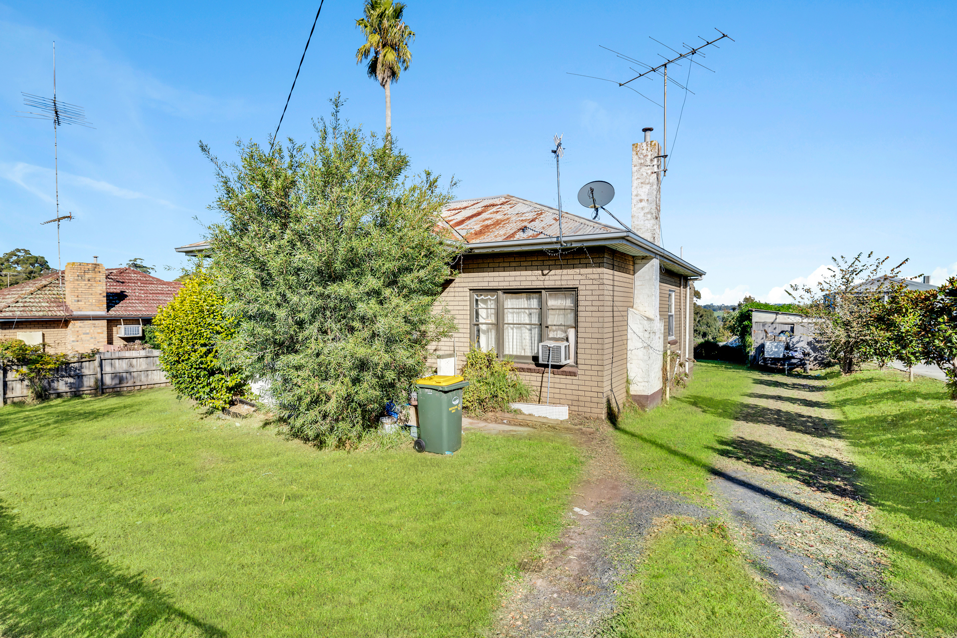 2-bedroom house at 2 Longwarry Road, Drouin, VIC 3818, Baw Baw, Victoria