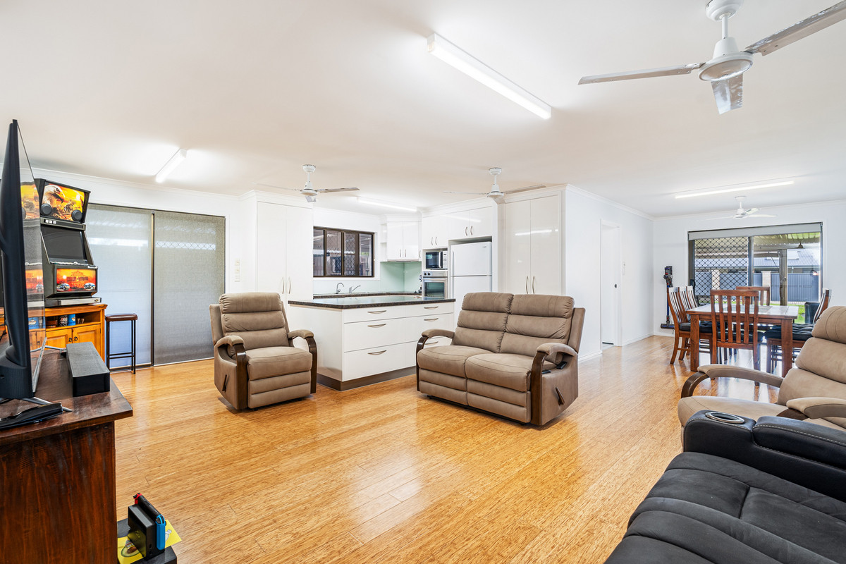 6 LADBROKE CRESCENT, Urangan QLD 4655 - Image 7