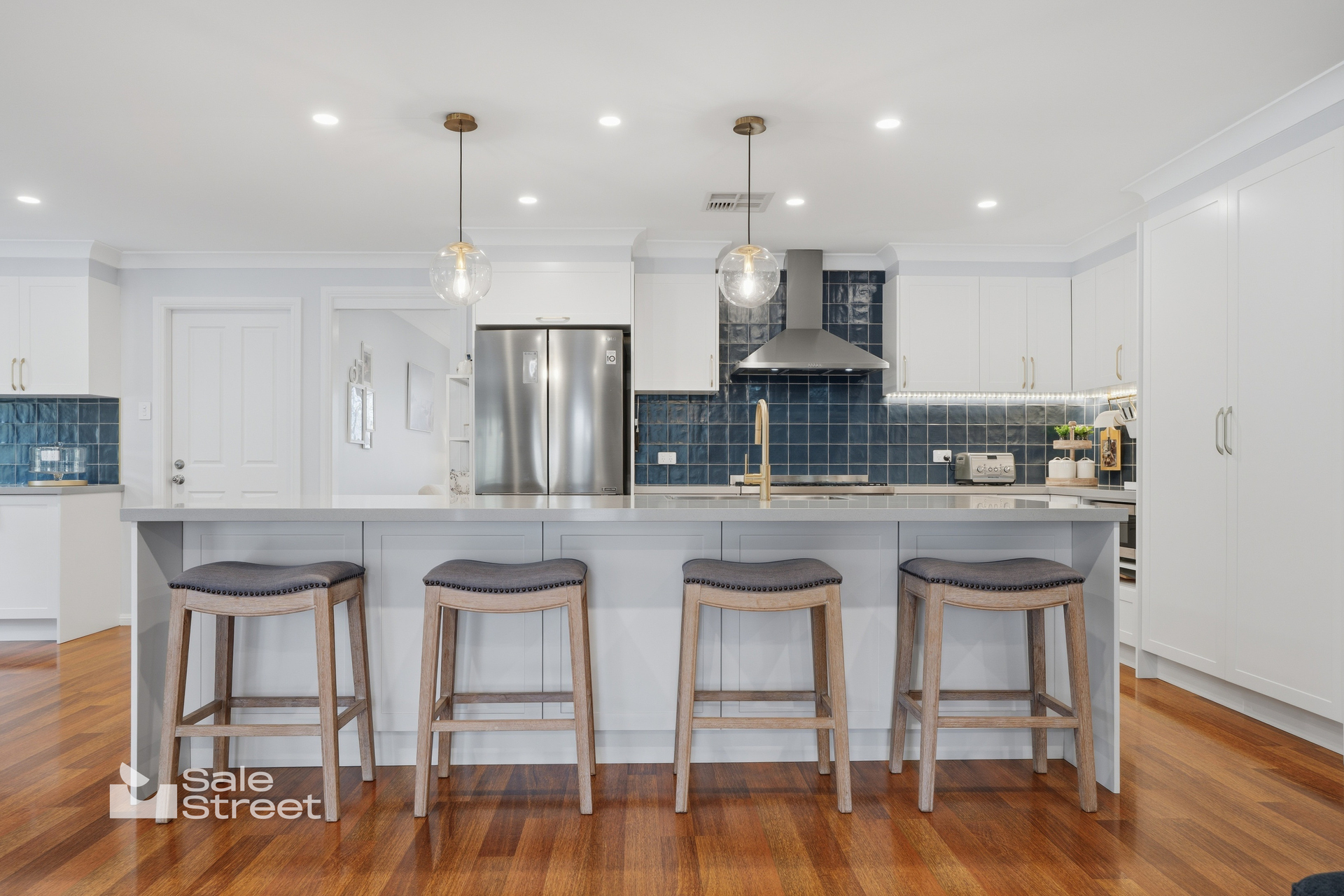 10 AVONLEA PLACE, Orange NSW 2800 - Image 1