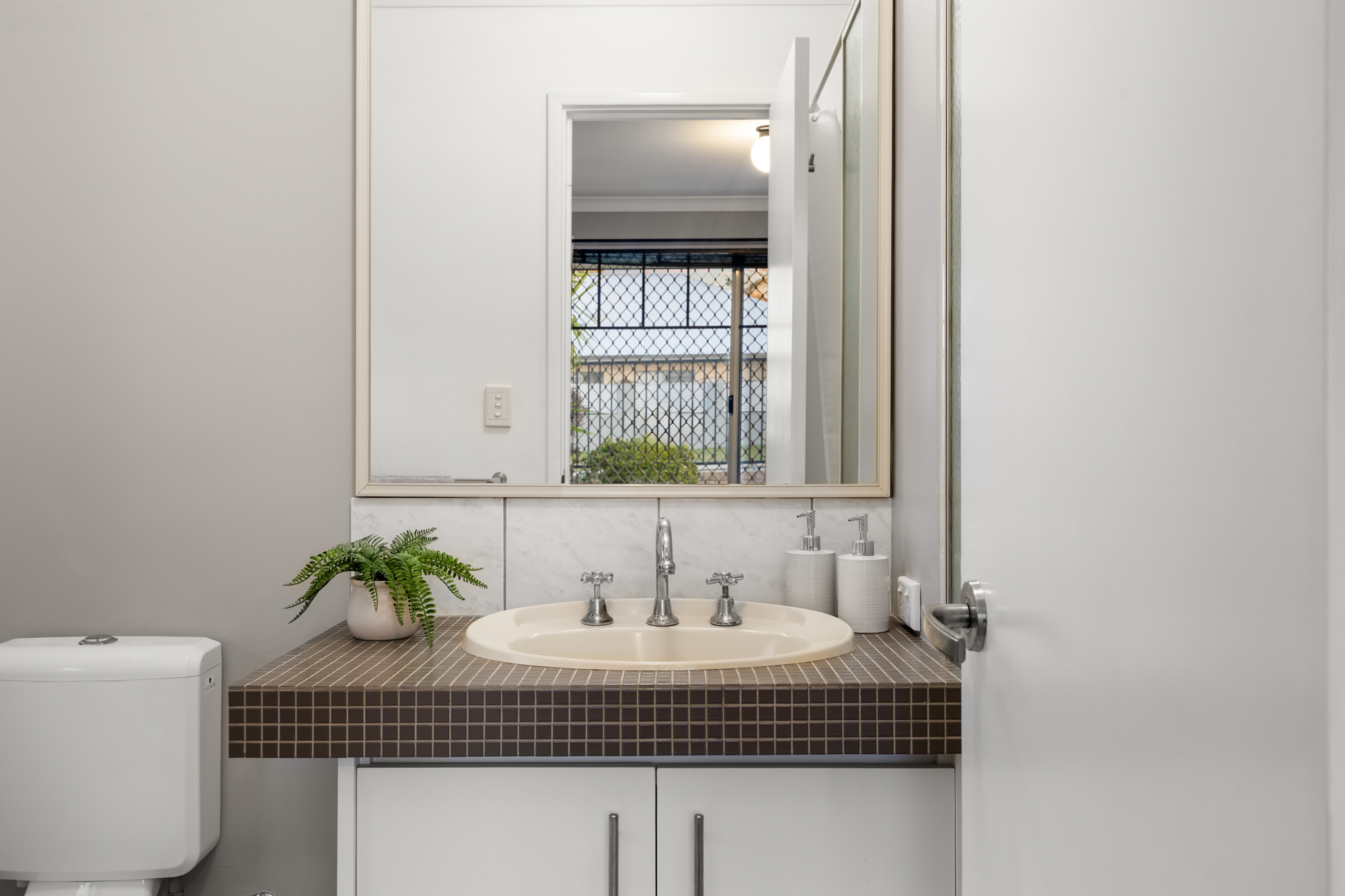 2 LANGHAM GARDENS, Wilson WA 6107 - Image 9
