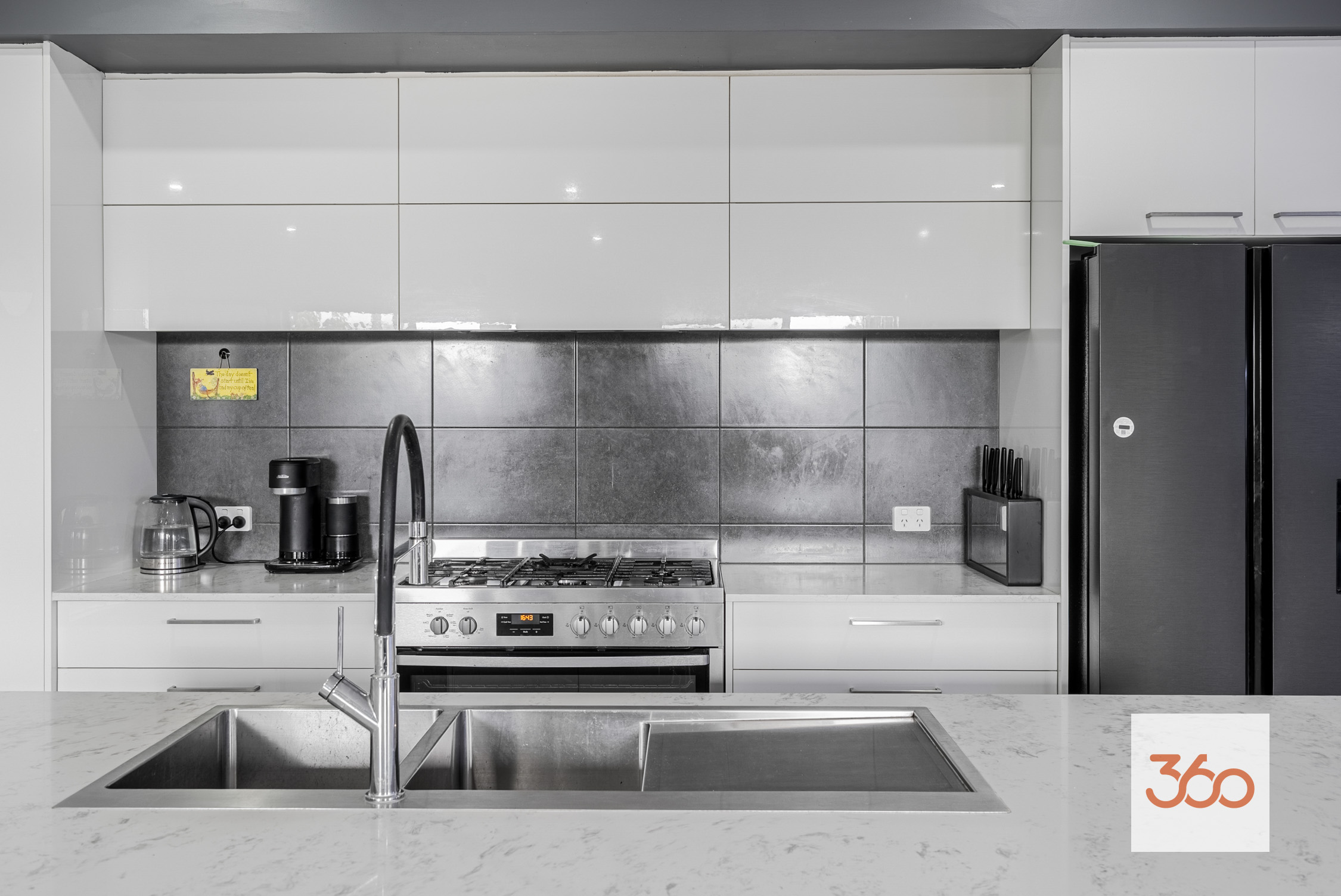 2 WRAYSBURY ROAD, Aveley WA 6069 - Image 6