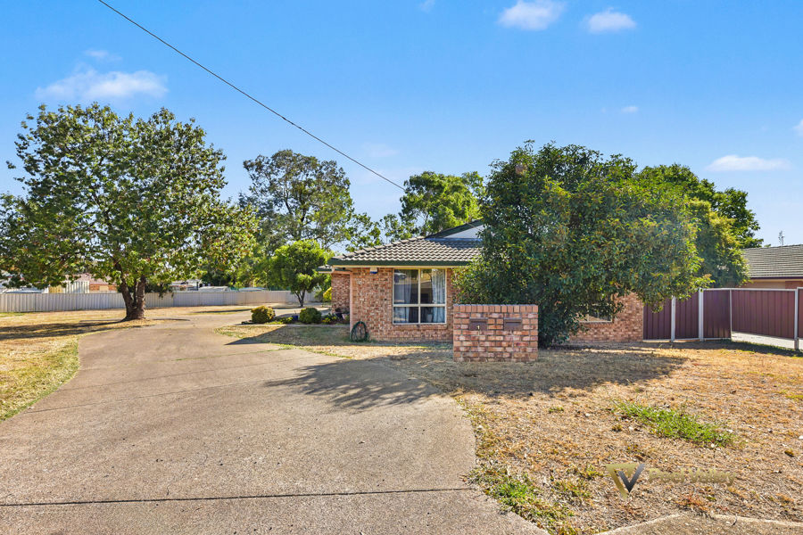 4-bedroom unit at 1/24 Nancy Street, South Tamworth, NSW 2340, Tamworth, New South Wales