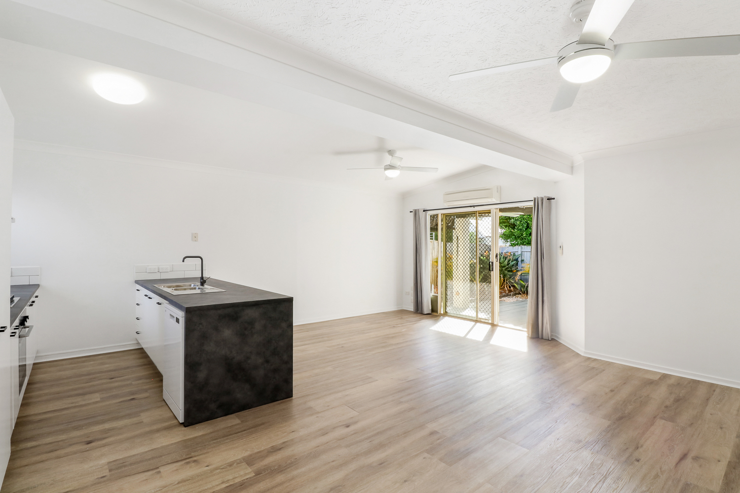 3-bedroom unit at 4/9-11 Mudjimba Beach Road, Mudjimba, QLD 4564, Sunshine Coast, Queensland