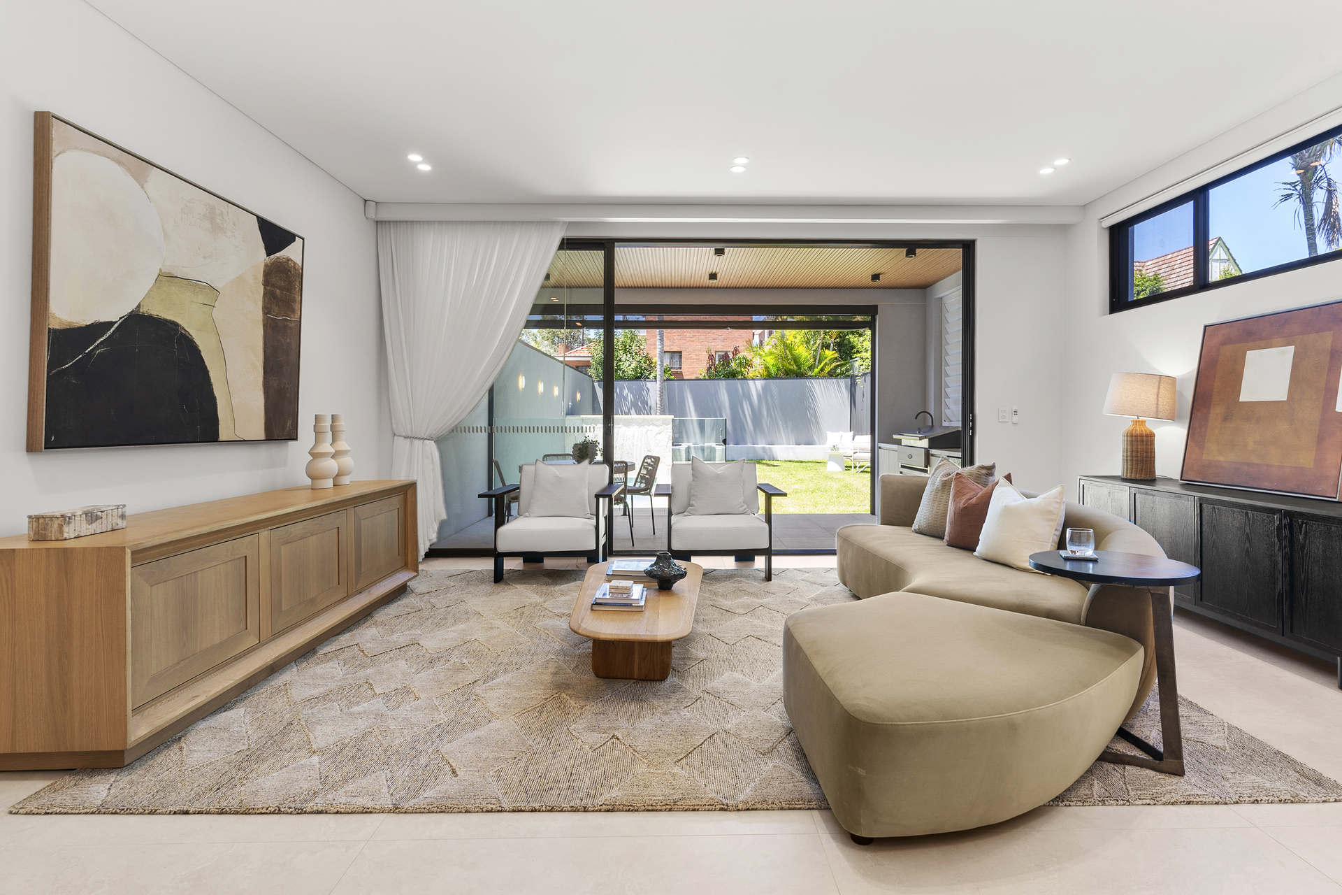 5-bedroom unit at 4B Rocklea Crescent, Sylvania, NSW 2224, Sutherland, New South Wales