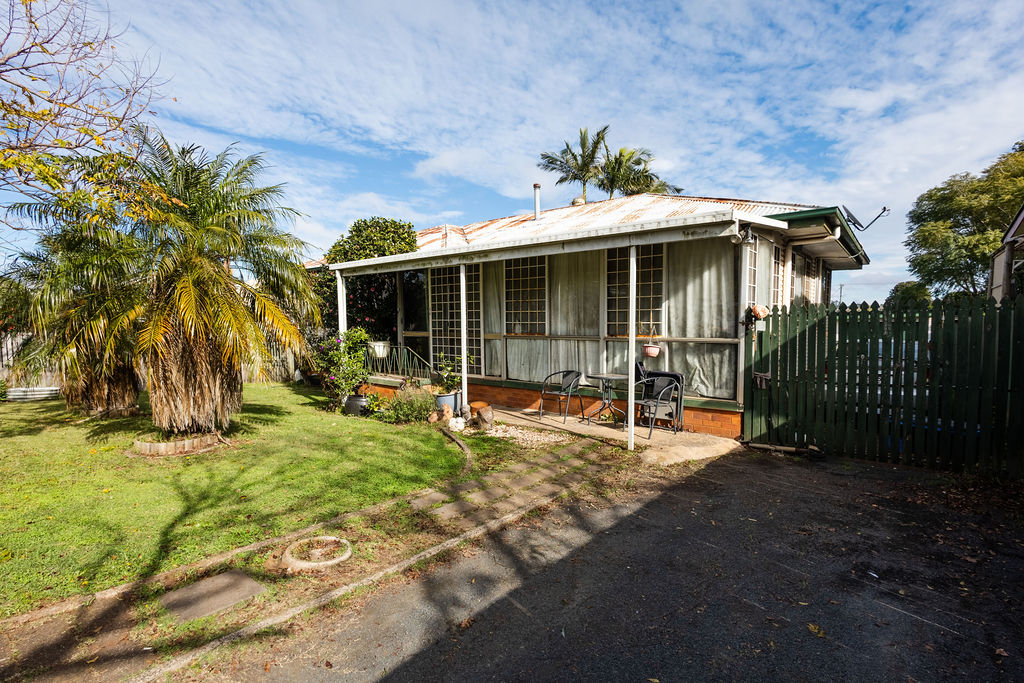 373 Hume Street, Kearneys Spring QLD 4350 - Image 1