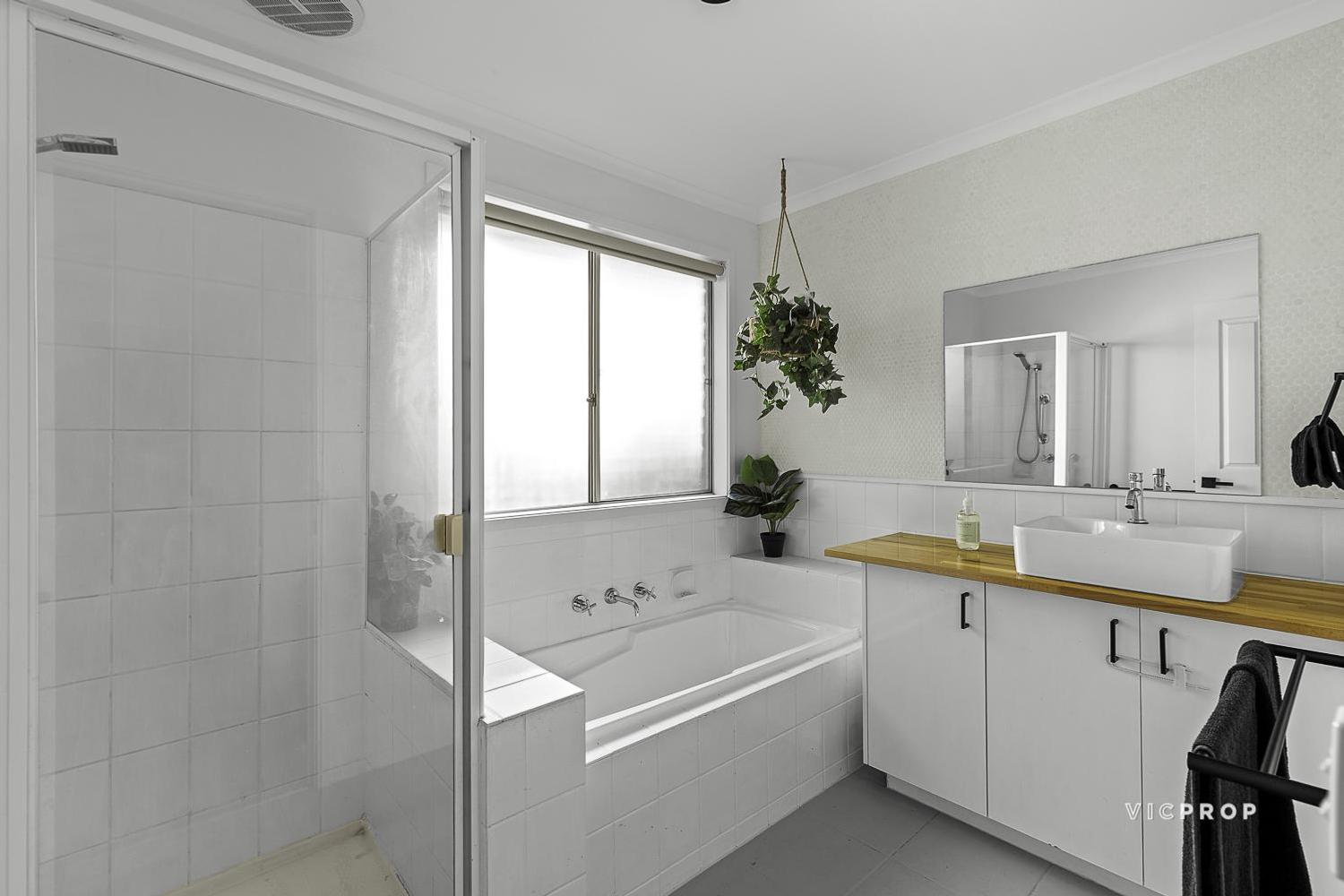 4-bedroom house at 8 Willaura Place, Yallambie, VIC 3085, Banyule, Victoria