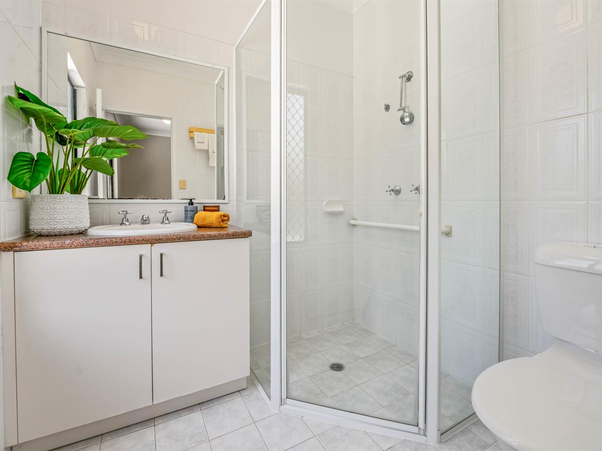 44 Wills Street, Brinsmead, QLD 4870 - Image 9