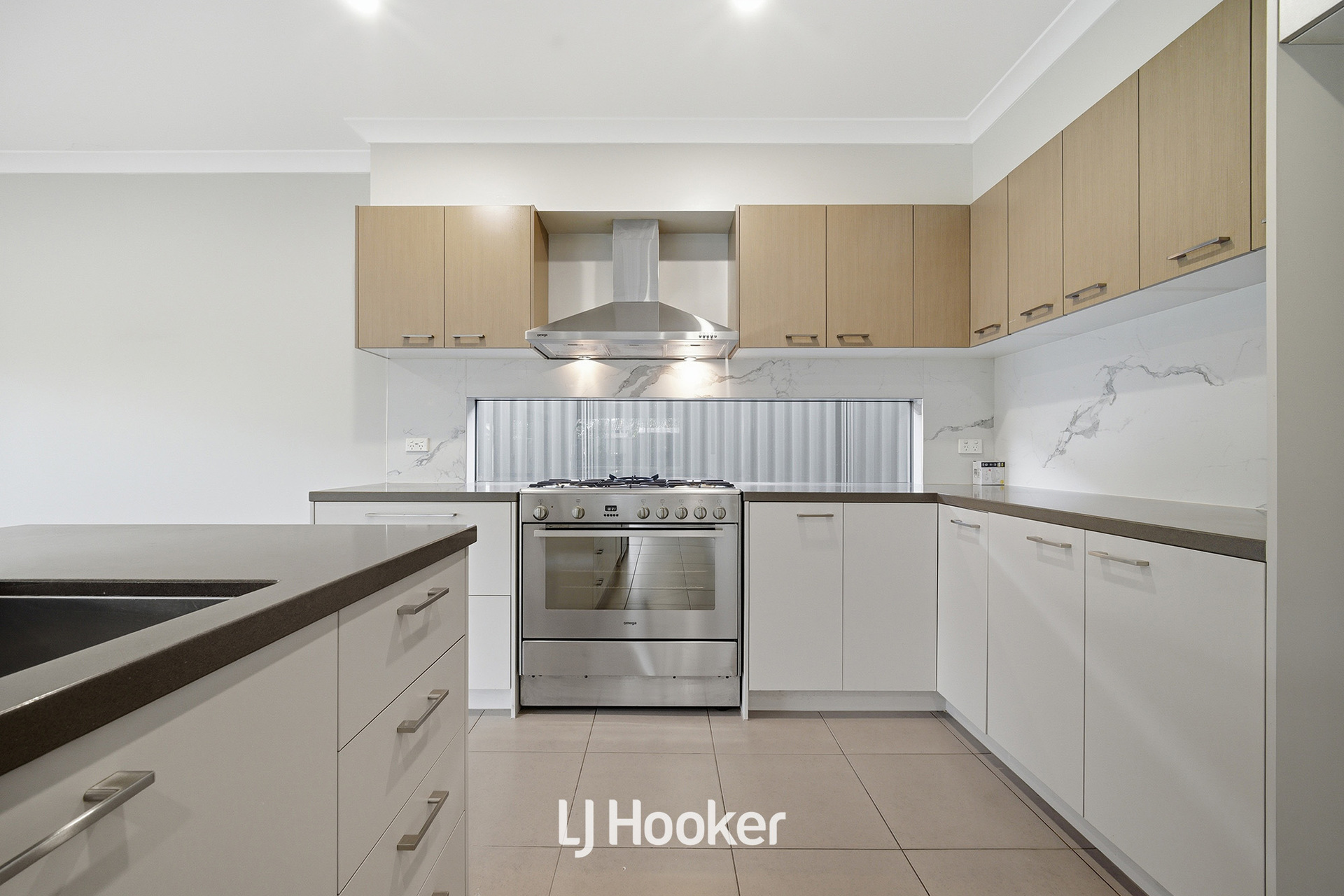 19 MCEWAN DRIVE, Cranbourne East VIC 3977 - Image 6