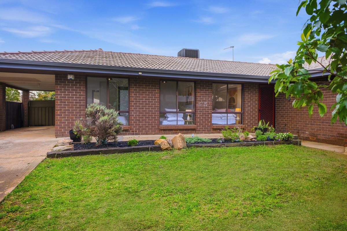 8 Wanbi Court, Craigmore, SA 5114 - Image 1