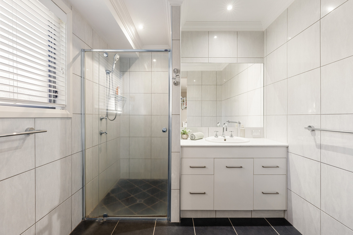 14 CURRAWONG STREET, Rangeville QLD 4350 - Image 8