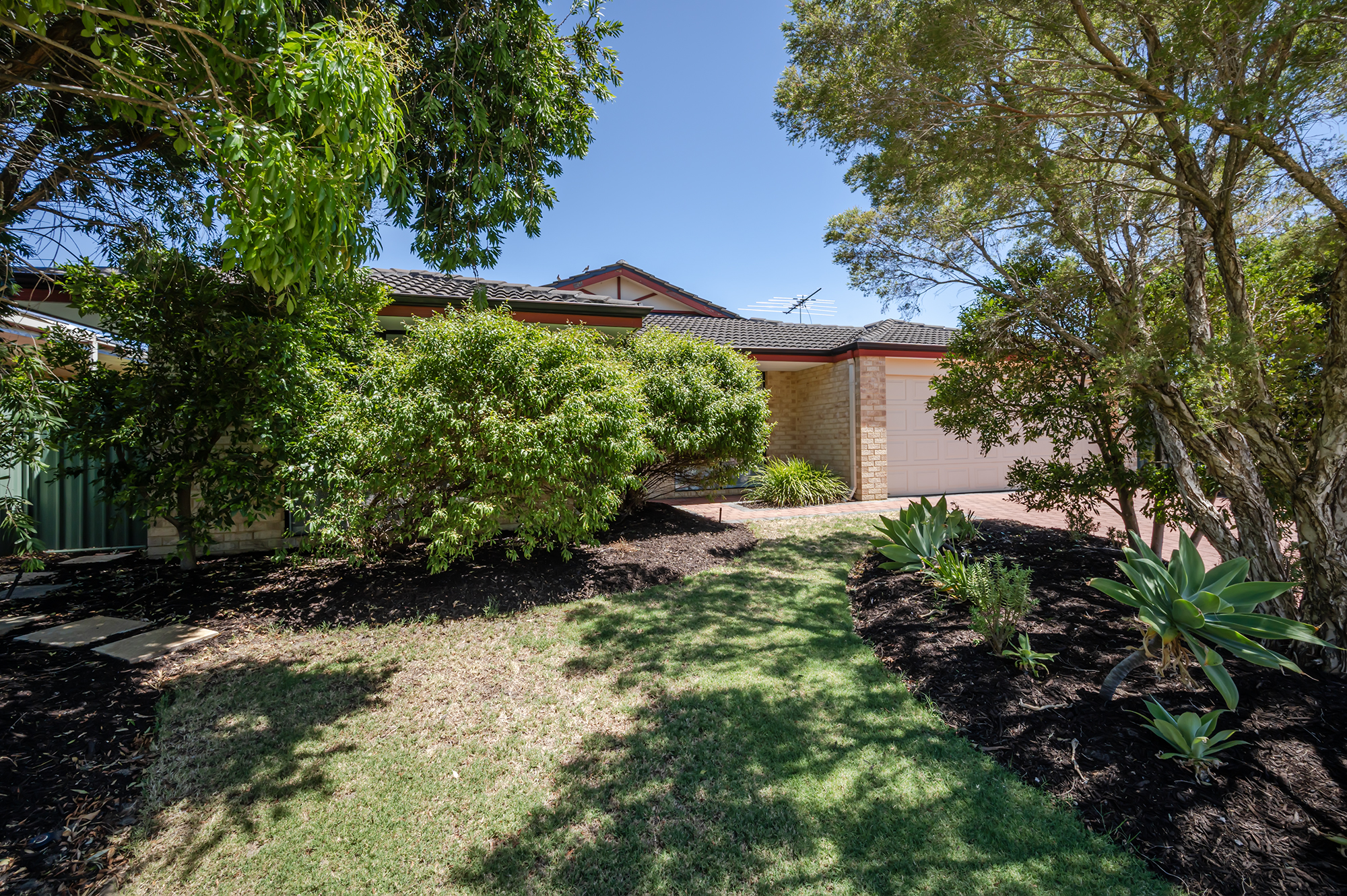 6 Regency Ramble, Wattle Grove, Wa, 6107 - Image 3