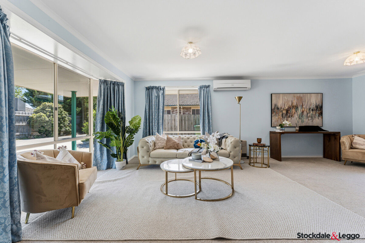 2 10 JAMIESON COURT, PAKENHAM VIC 3810 - Image 3